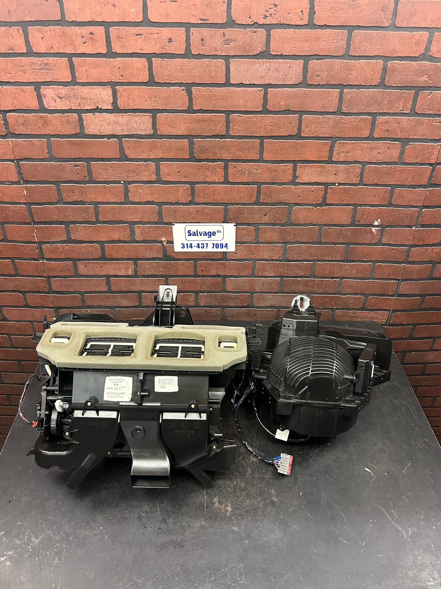 2011 - 2023 CHALLENGER CHARGER 300 HVAC A/C HEATER BLOWER HOUSING CASE OEM