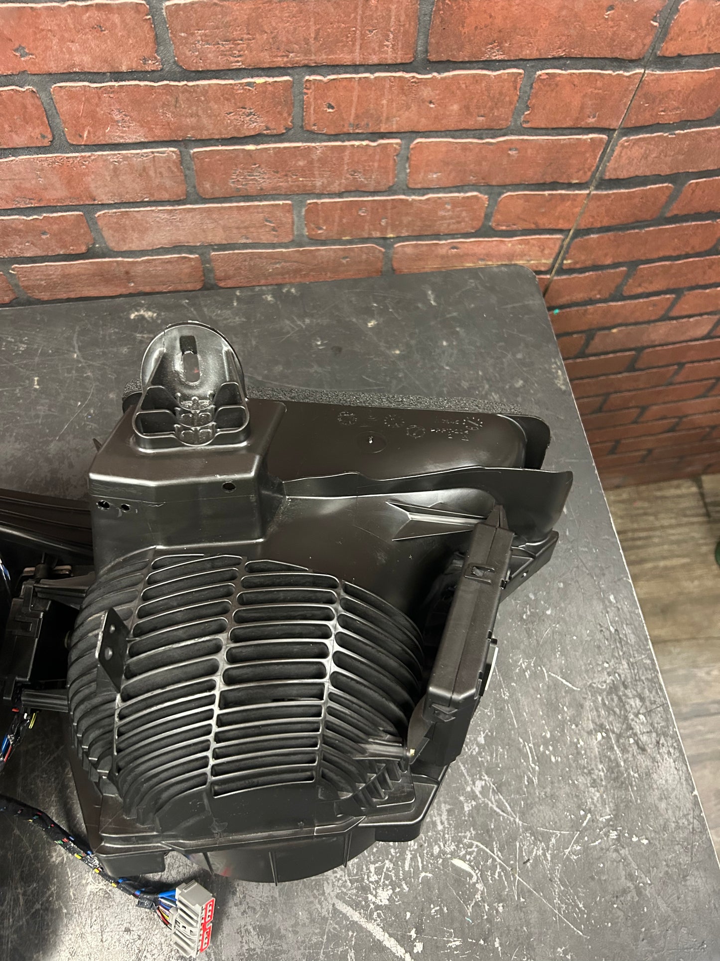 2011 - 2023 CHALLENGER CHARGER 300 HVAC A/C HEATER BLOWER HOUSING CASE OEM