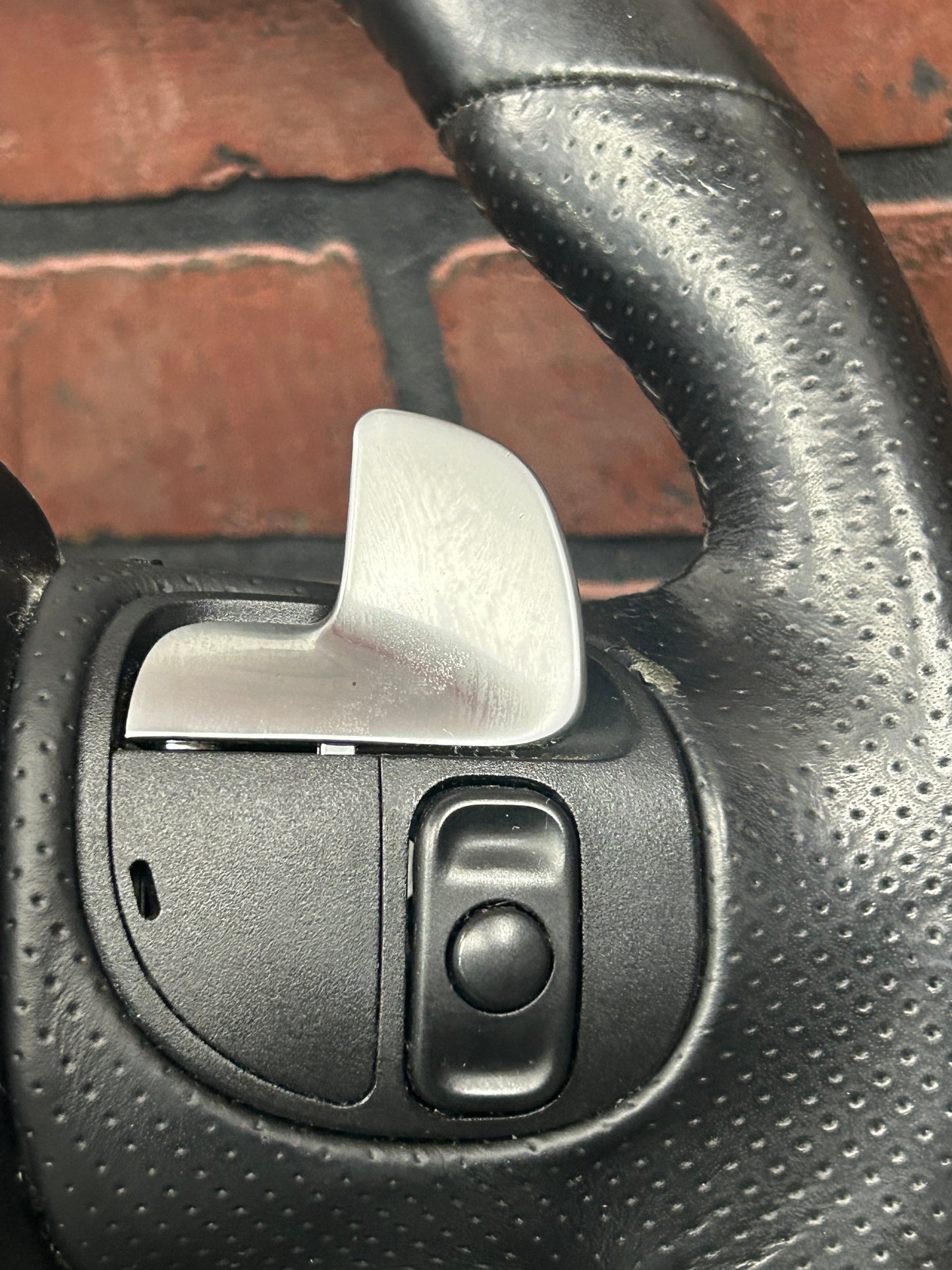 2018 - 2023 DODGE CHALLENGER STEERING WHEEL W/ SWITCH BUTTON OEM 5VG202XCAF