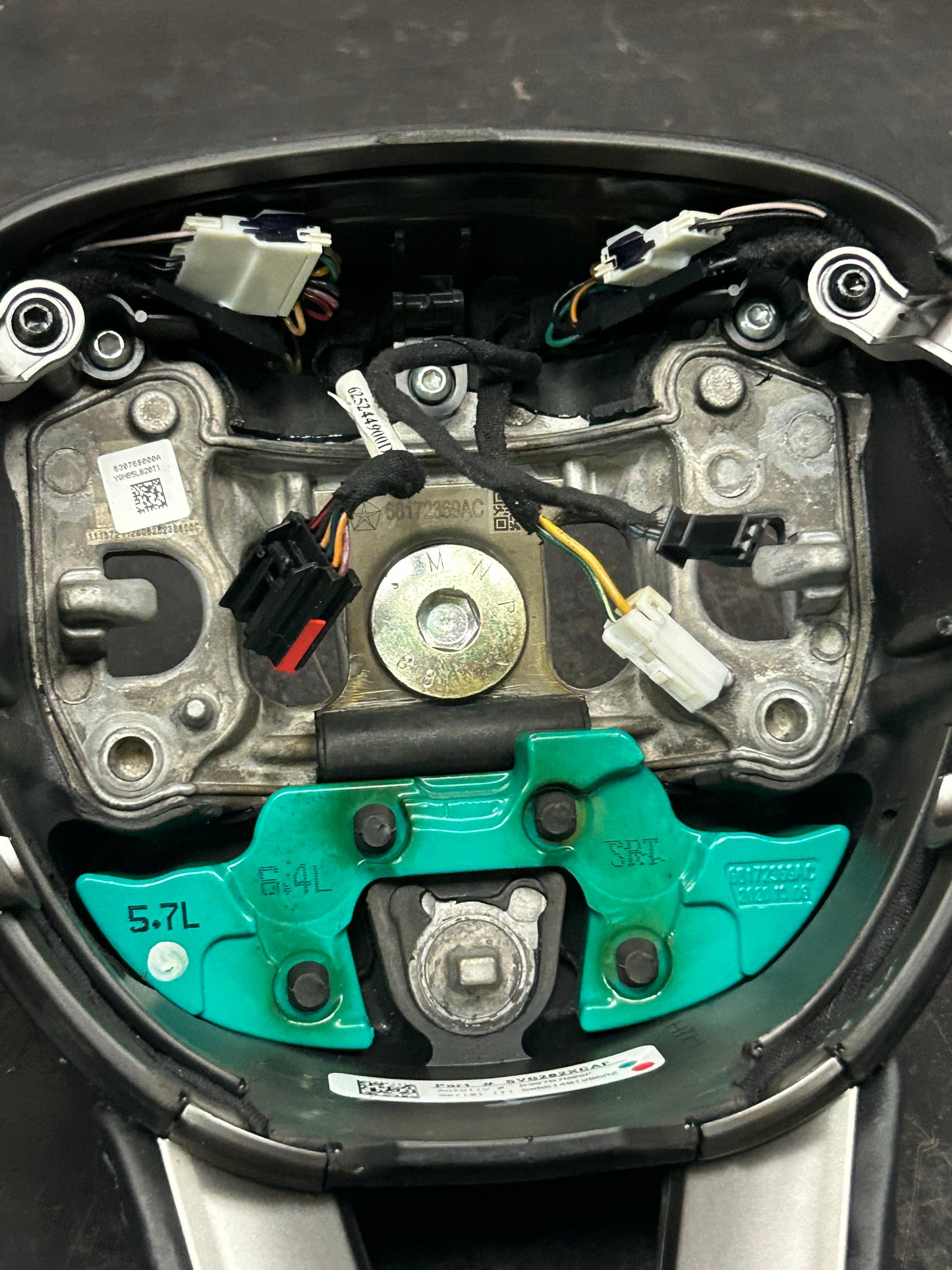 2018 - 2023 DODGE CHALLENGER STEERING WHEEL W/ SWITCH BUTTON OEM 5VG202XCAF