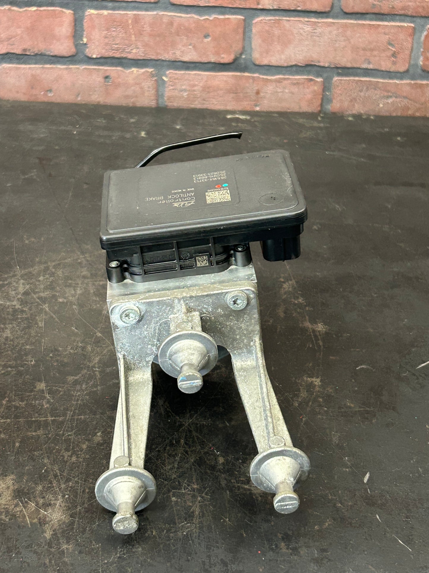 15-23 Challenger Charger ABS Anti Lock Brake Pump Module Assembly OEM 68500121AC