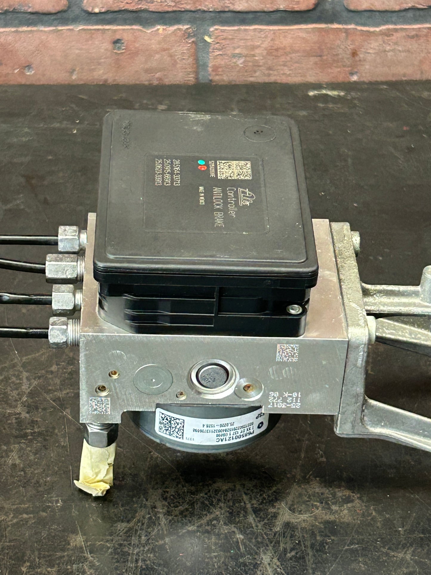 15-23 Challenger Charger ABS Anti Lock Brake Pump Module Assembly OEM 68500121AC