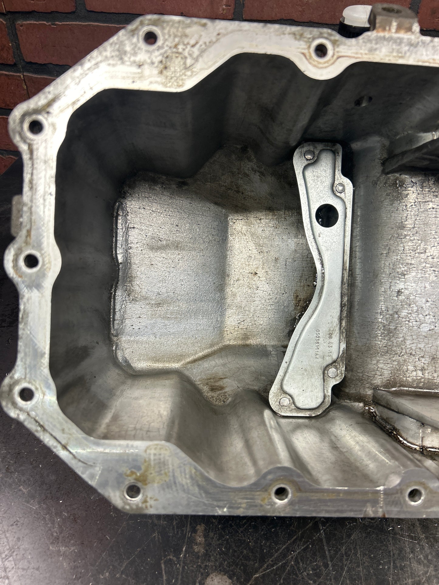 05-19 Charger Challenger 300 5.7L 6.1L 6.4L V8 HEMI Aluminum Oil Pan OEM