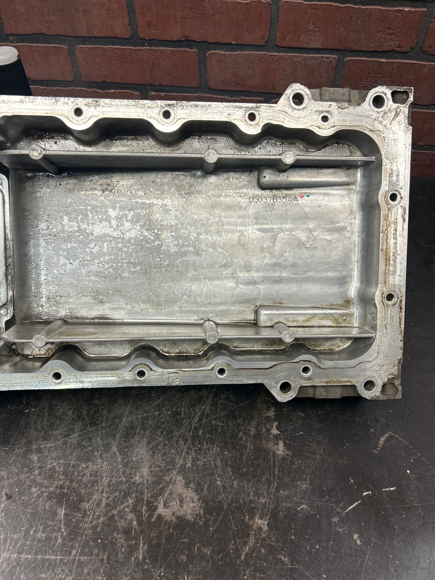 05-19 Charger Challenger 300 5.7L 6.1L 6.4L V8 HEMI Aluminum Oil Pan OEM