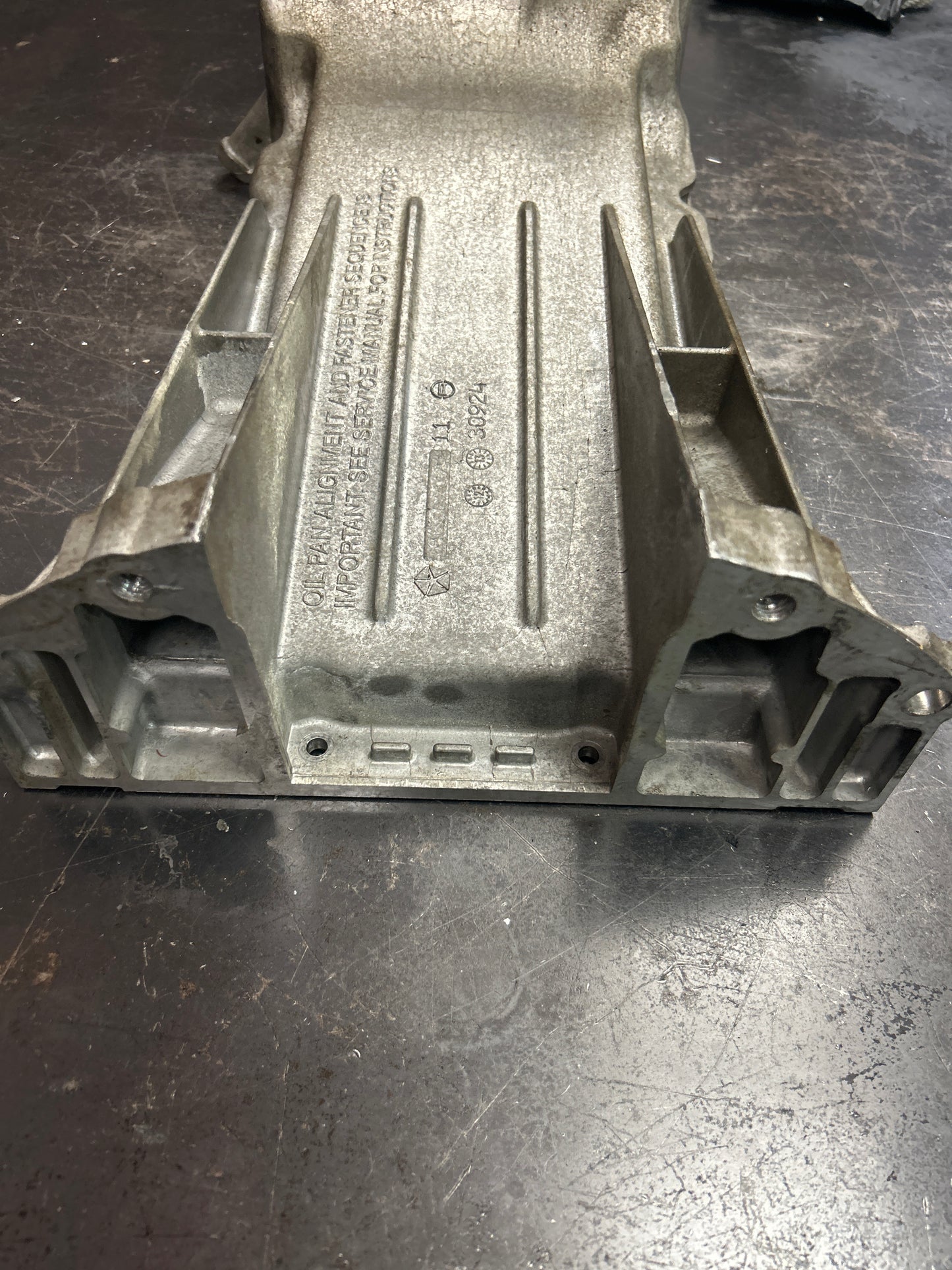 05-19 Charger Challenger 300 5.7L 6.1L 6.4L V8 HEMI Aluminum Oil Pan OEM