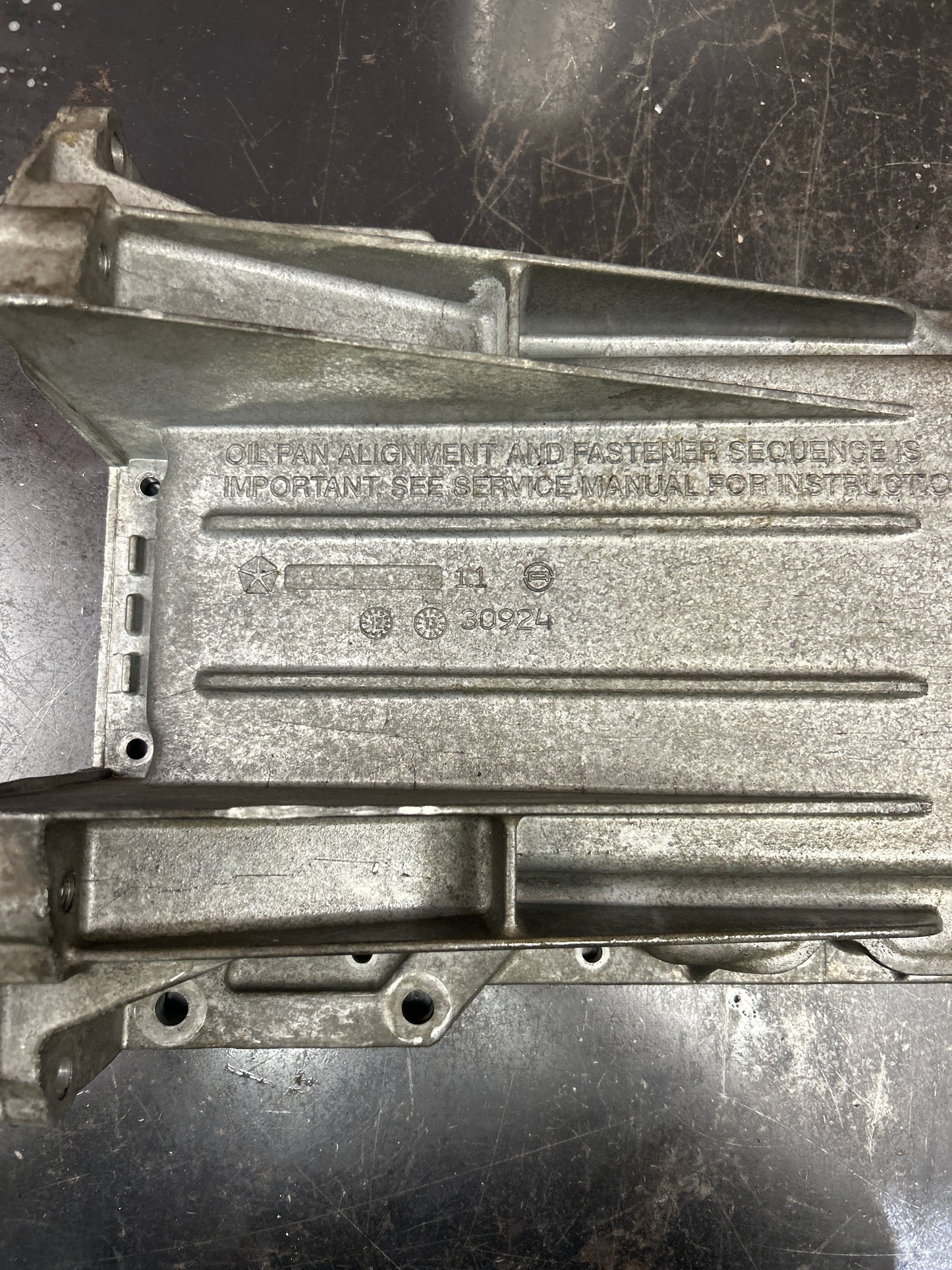 05-19 Charger Challenger 300 5.7L 6.1L 6.4L V8 HEMI Aluminum Oil Pan OEM