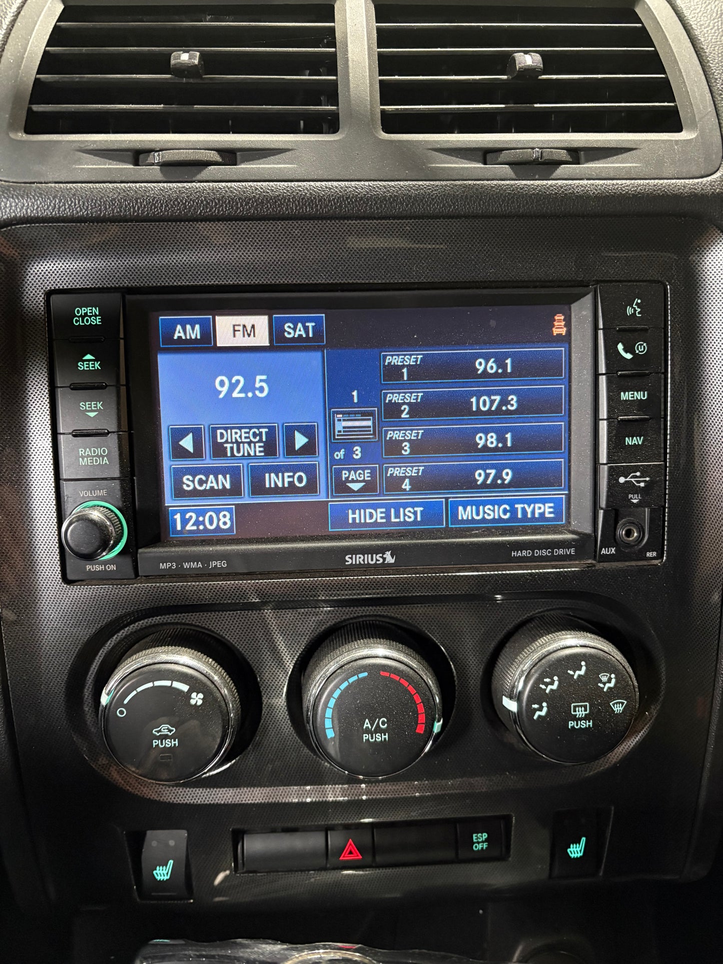 2008-2010 CHRYSLER JEEP DODGE AM-FM-DVD RADIO DISPLAY RECEIVER SATELLITE RER