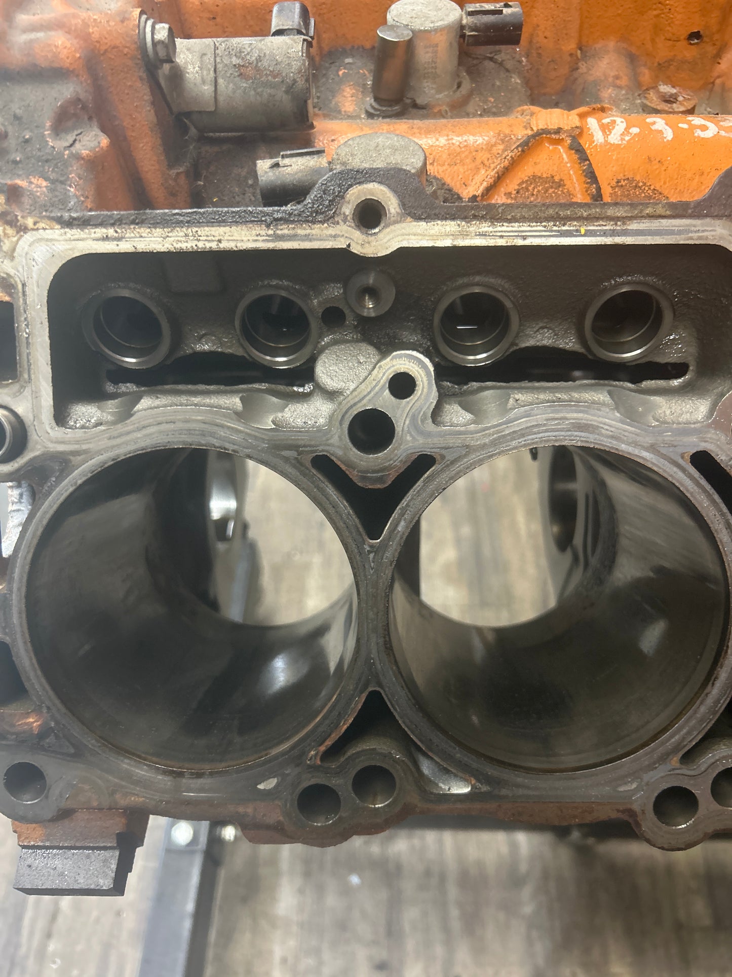 Charger Challenger Grand Cherokee SRT8 6.4L Hemi Bare Engine Block 05037473BF