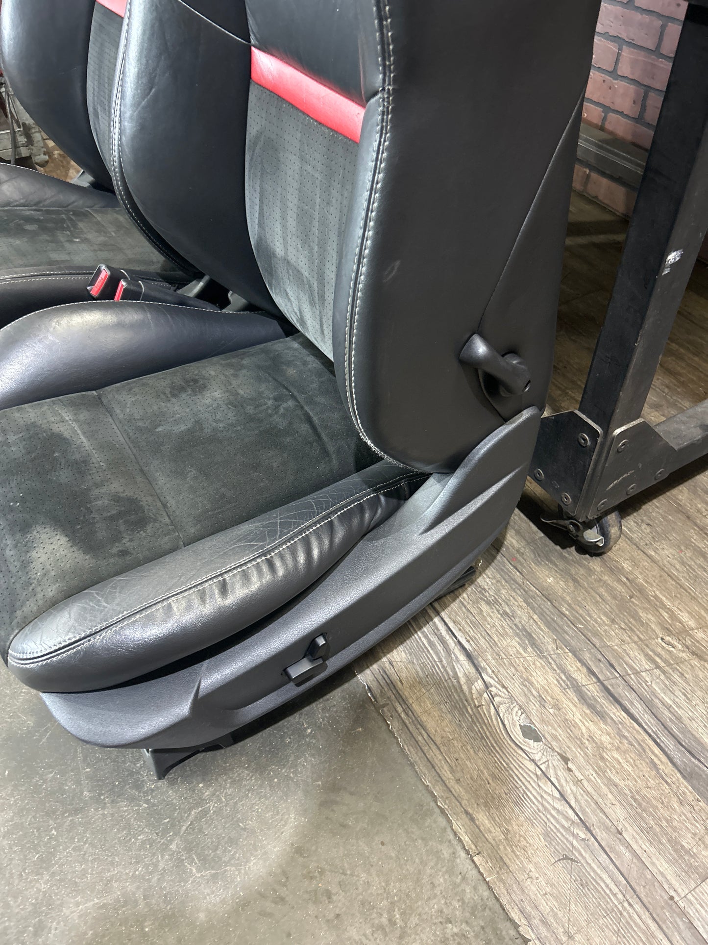 2008-2014 Dodge Challenger SRT8 Full Complete Front Rear Seat Set Leather OEM