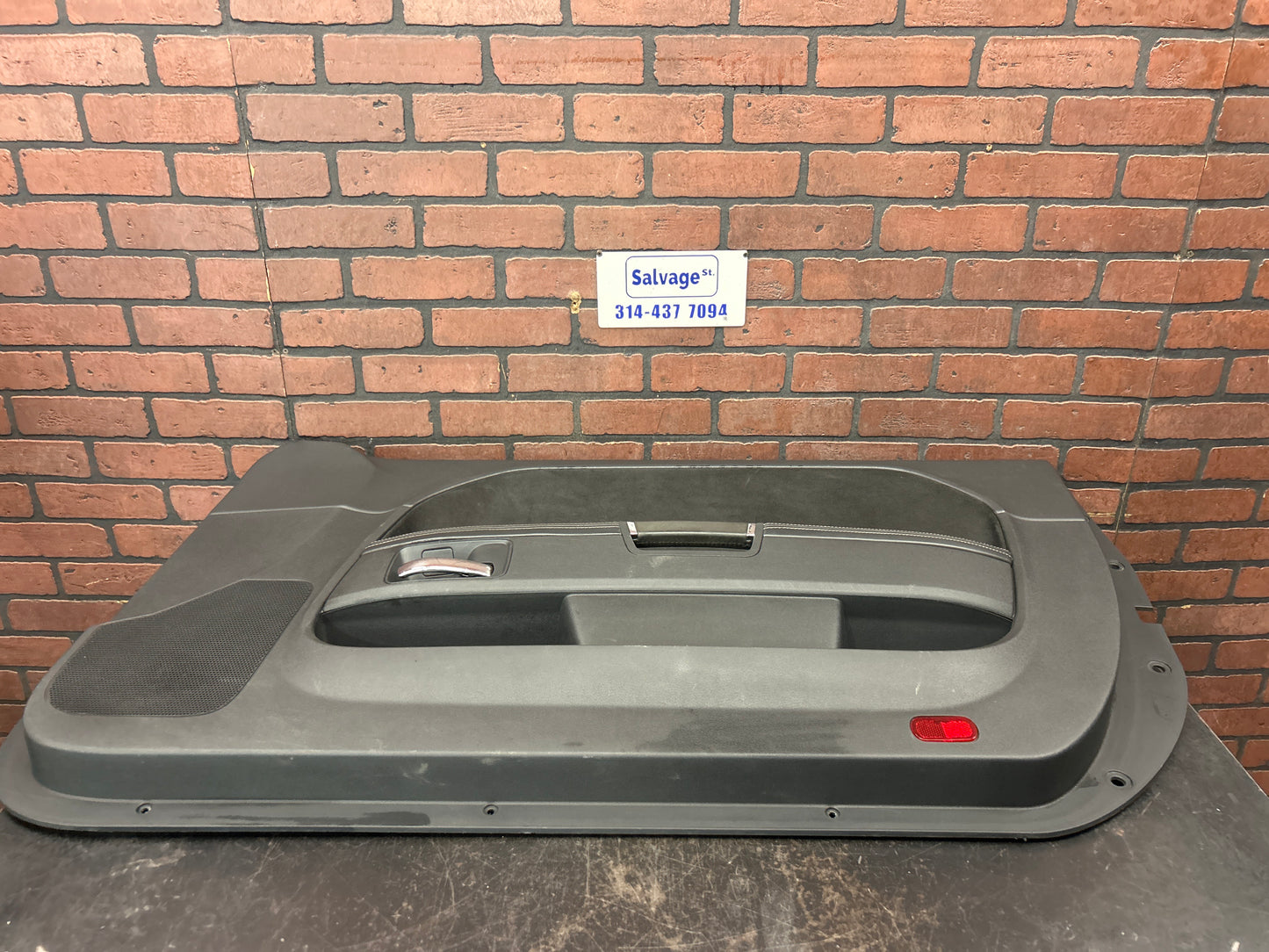 2008-2014 Dodge Challenger SRT Interior Front Passenger RH Door Panel 1FU101DVAJ