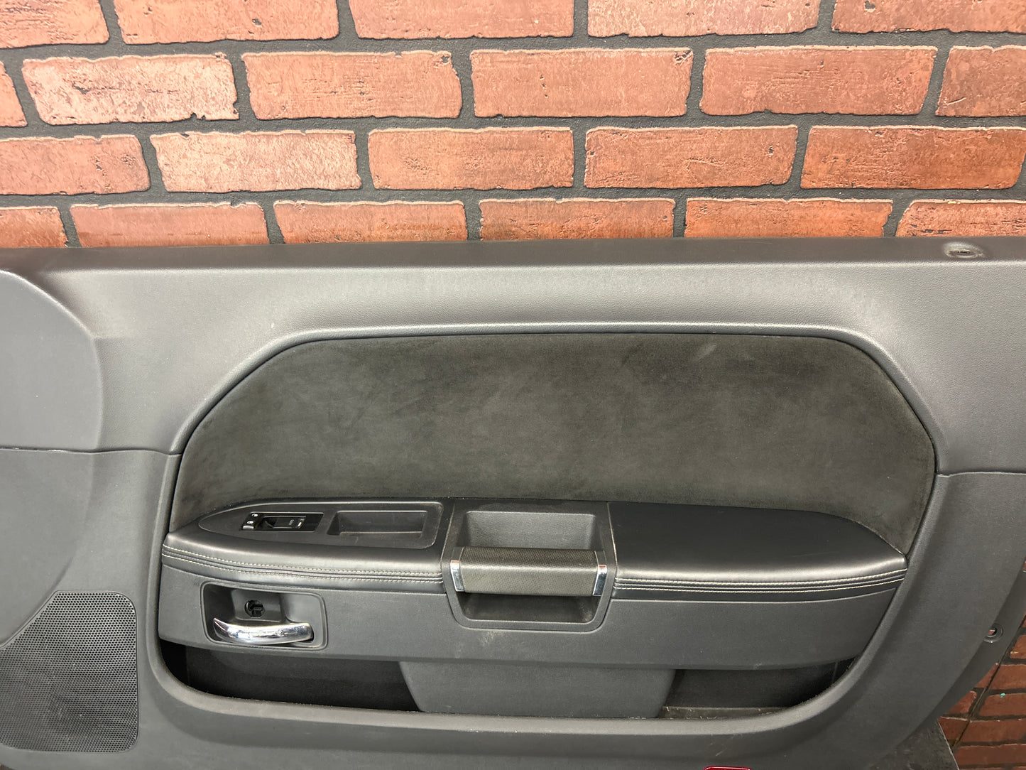 2008-2014 Dodge Challenger SRT Interior Front Passenger RH Door Panel 1FU101DVAJ