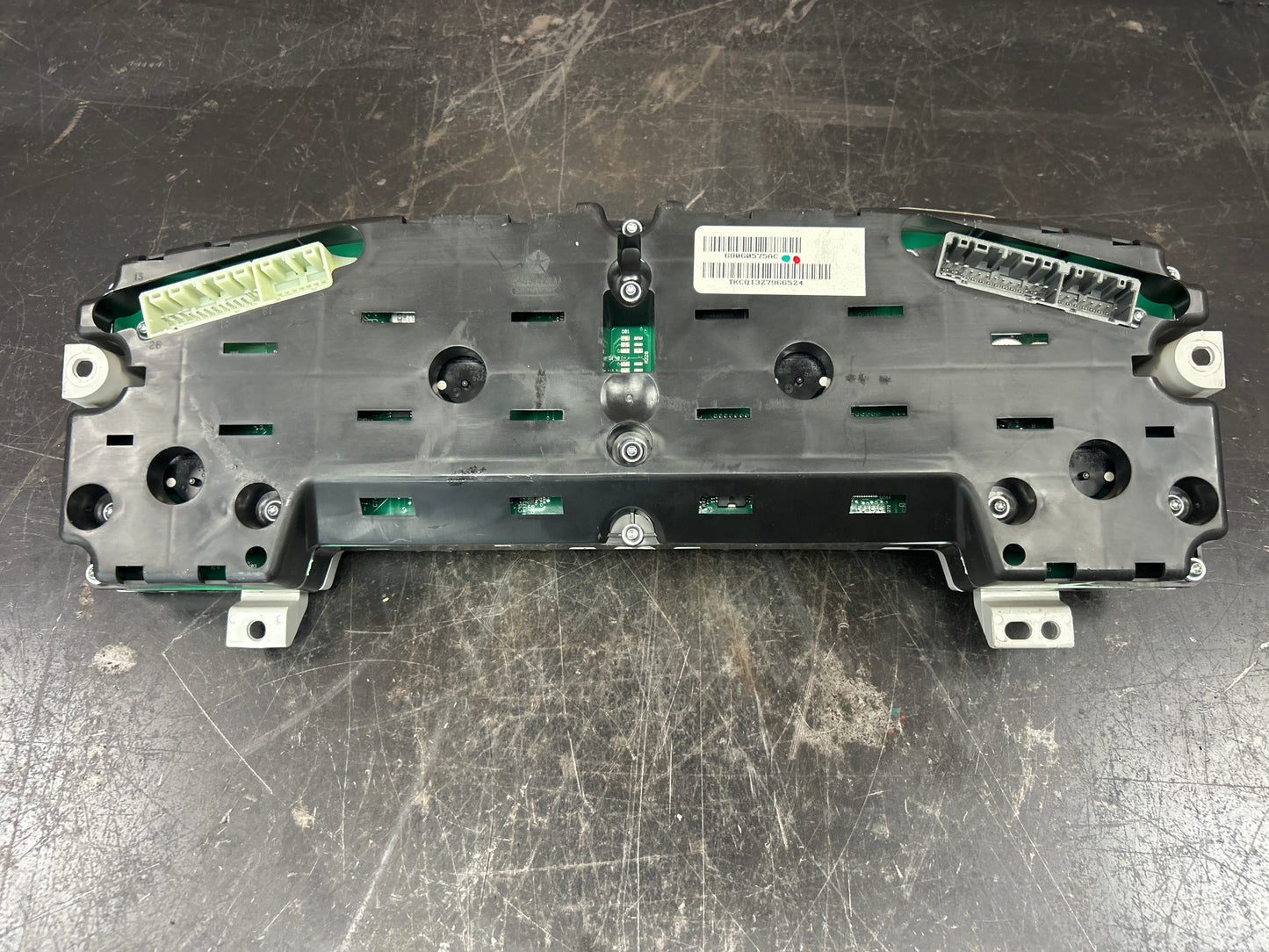 2010 Dodge Challenger SRT8 Speedometer Gauge Instrument Cluster 180MPH 70k OEM
