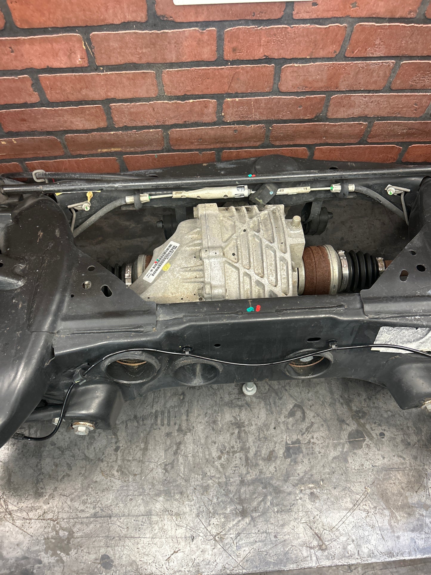 09-14 Challenger Charger 300 SRT8 3.06 LSD Getrag Differential Rear End Cradle
