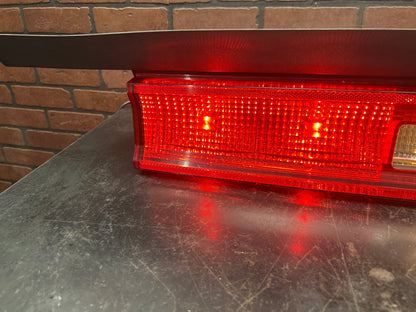08-14 DODGE CHALLENGER REAR TRUNK LID CENTER TAILLIGHT LAMP PANEL OEM