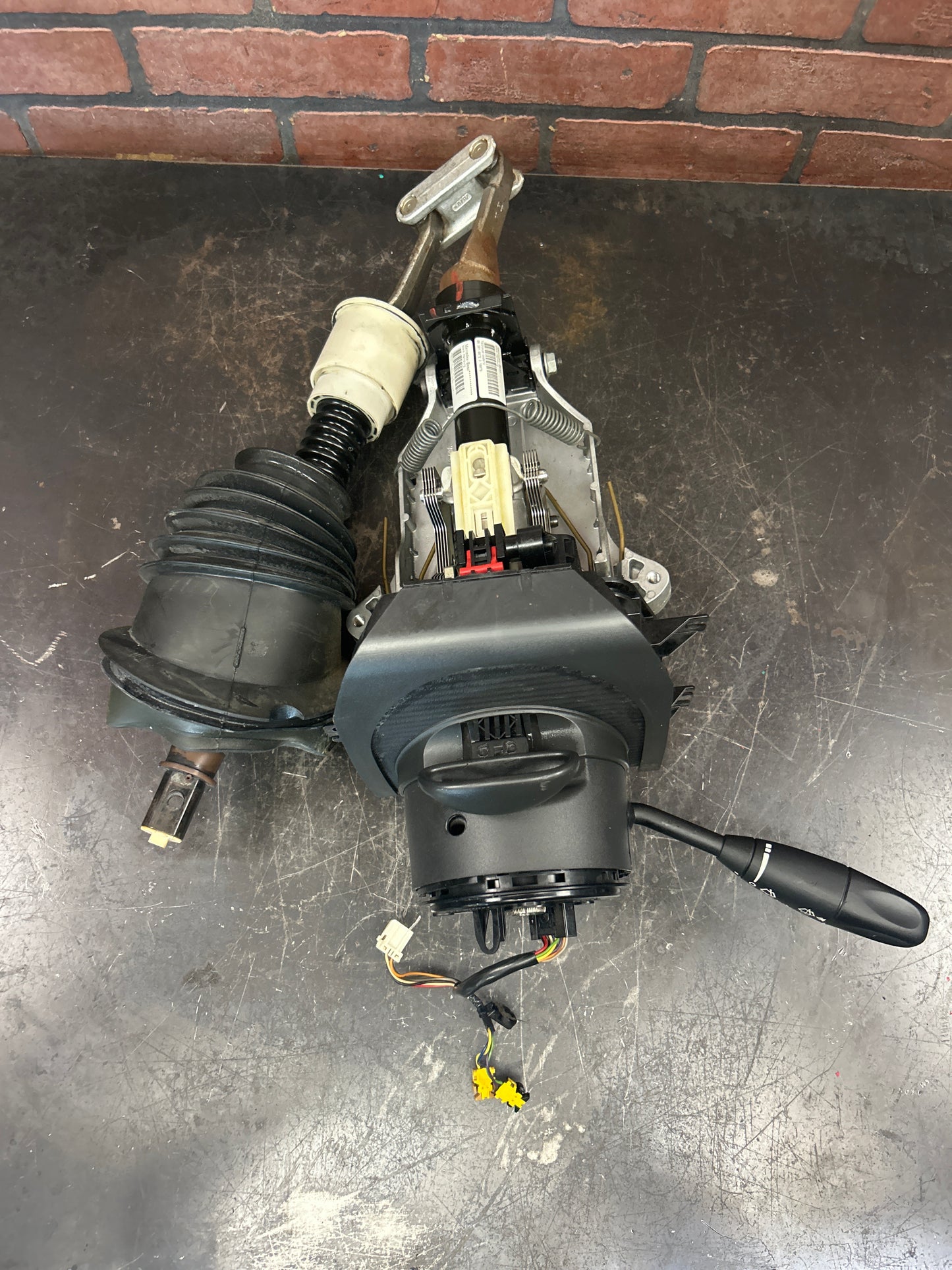 2006-2010 Challenger Charger 300 Steering Column Floor Shift Assembly OEM