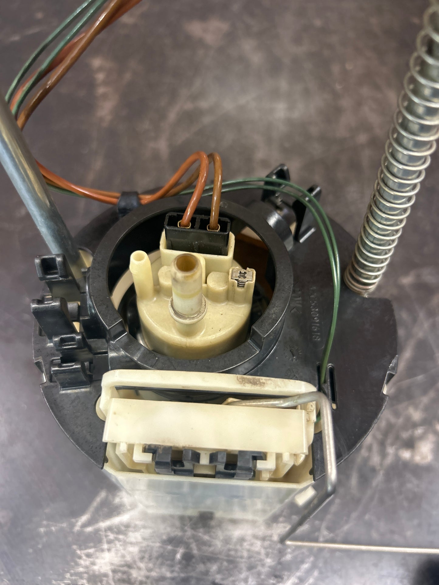 2008-2014 DODGE CHALLENGER SRT8 OEM GAS TANK FUEL PUMP SENDING MOTOR UNIT