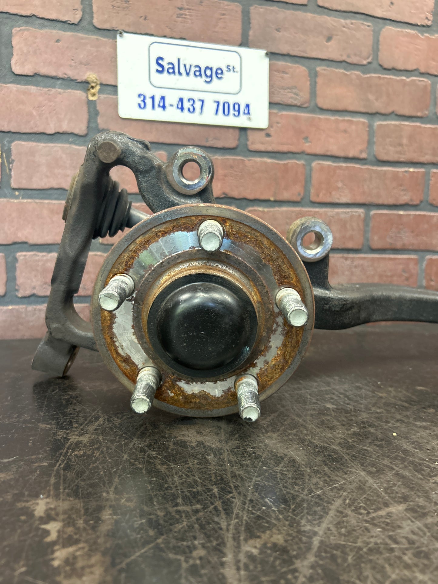2008 - 2014 DODGE CHALLENGER SRT8 OEM FRONT RIGHT SUSPENSION SPINDLE KNUCKLE HUB