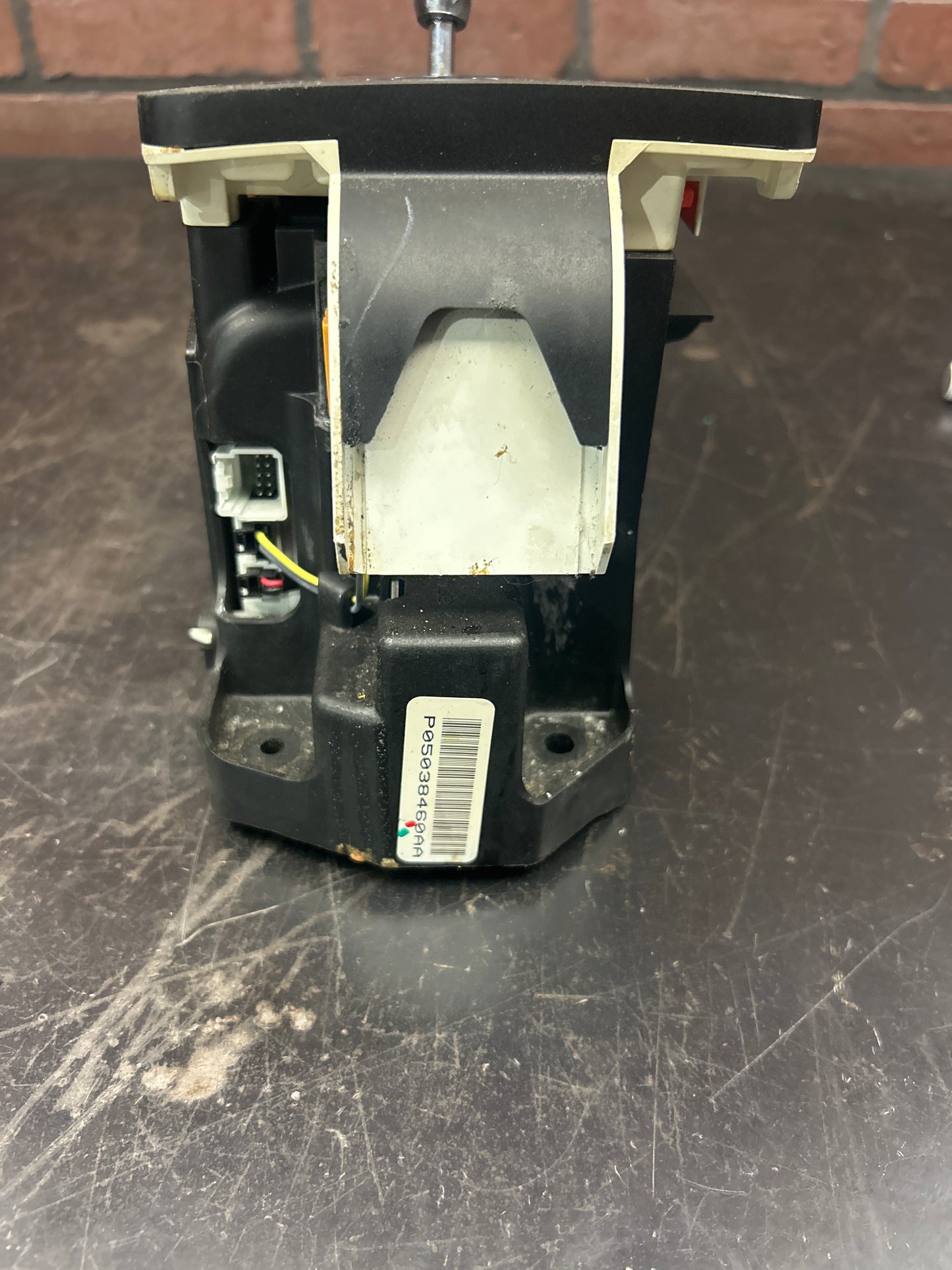 08-14 Dodge Challenger SRT8 Automatic Floor Gear Shifter Assembly OEM 05038460AA