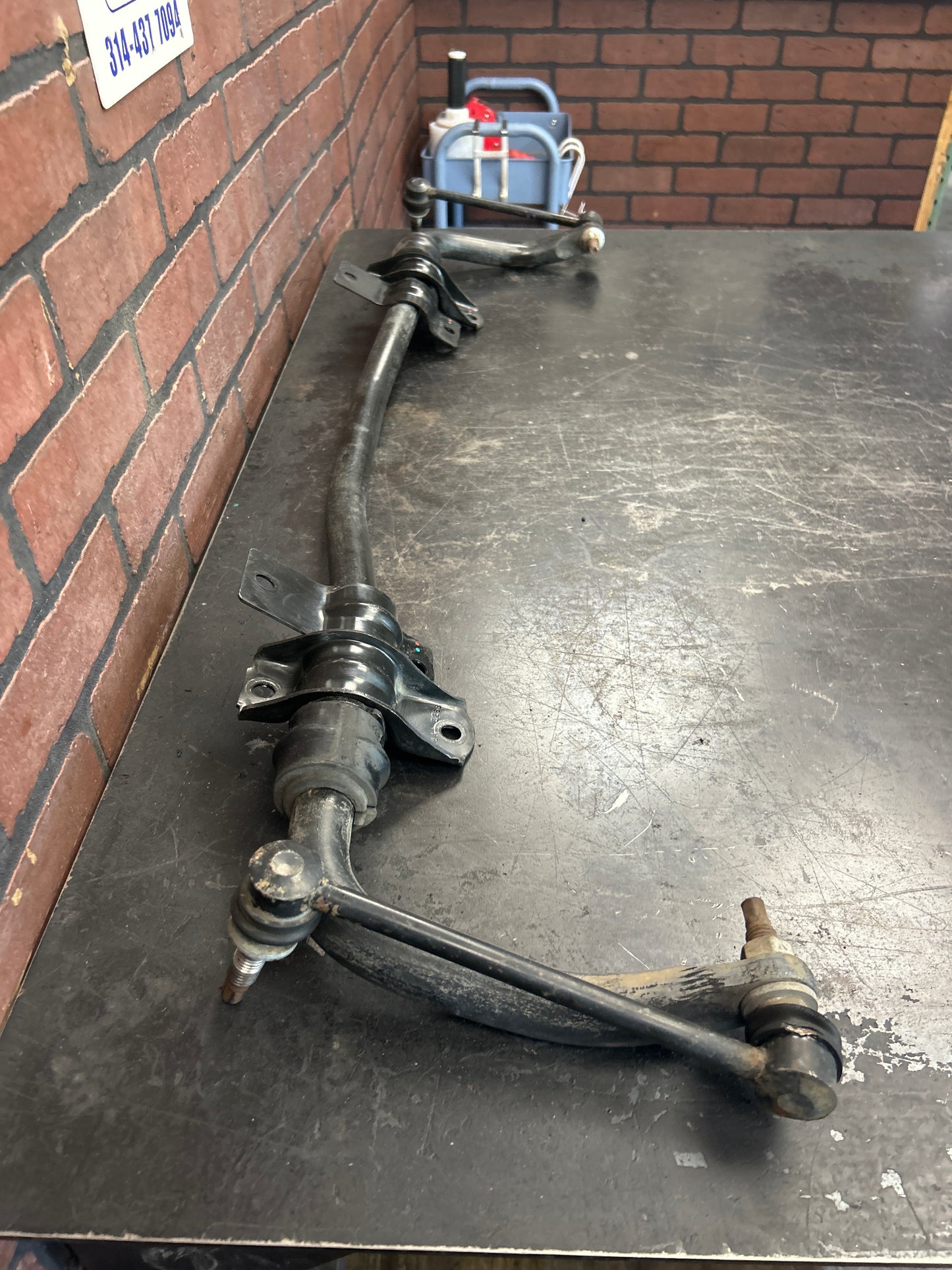 2008-2014 Dodge Challenger SRT8 Front Stabilizer Sway Bar Assembly OEM