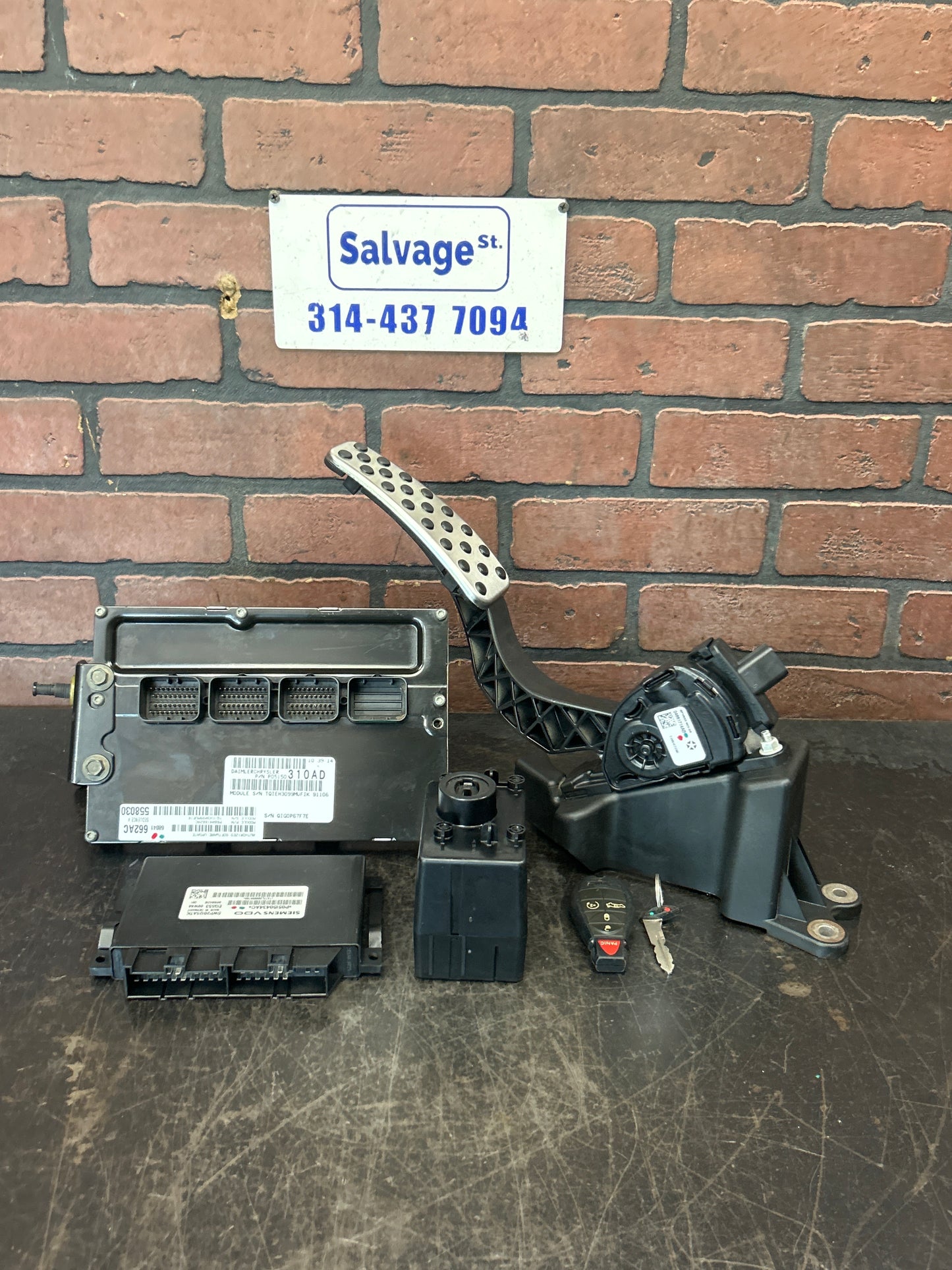 2010 Dodge Challenger Charger SRT8 OEM 6.1 PCM ECU Ignition Node Pedal Kit 70k