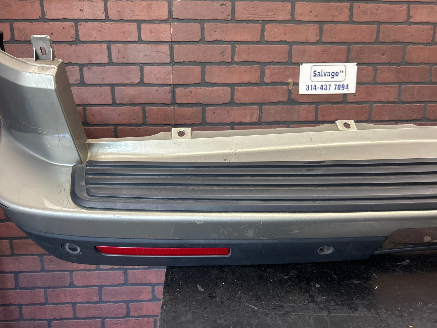 2010-16 LAND ROVER LR4 REAR BUMPER COVER & PARKING SENSORS & REFLECTOR LAMP OEM