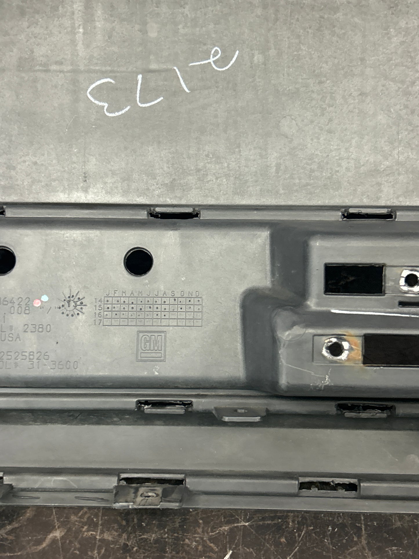 2015-2020 GMC YUKON FRONT BUMPER COVER ASSEMBLY OEM 22936422