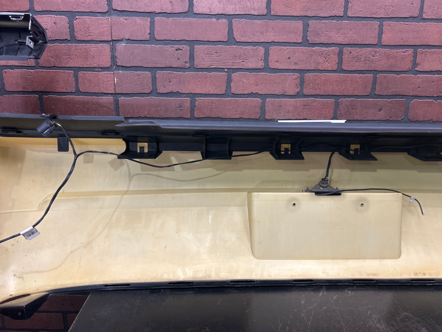 2008-2010 DODGE CHALLENGER SRT COMPLETE REAR BUMPER COVER PANEL ASSEMBLY OEM