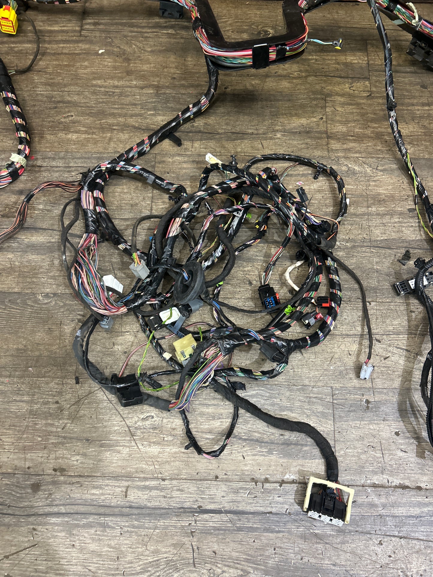 2010 DODGE CHALLENGER SRT8 6.1L OEM BODY WIRE WIRING HARNESS 68056021AA