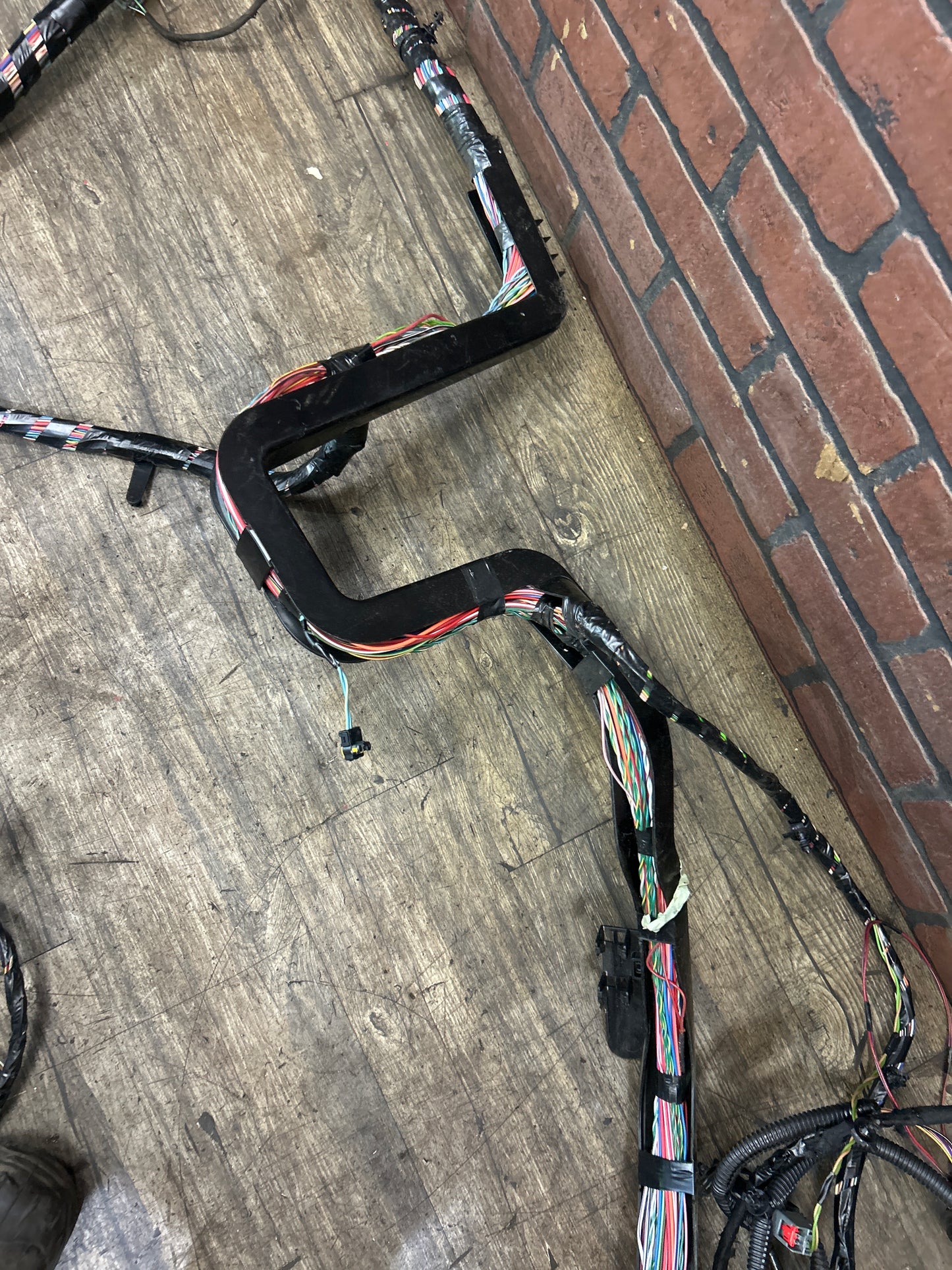 2010 DODGE CHALLENGER SRT8 6.1L OEM BODY WIRE WIRING HARNESS 68056021AA
