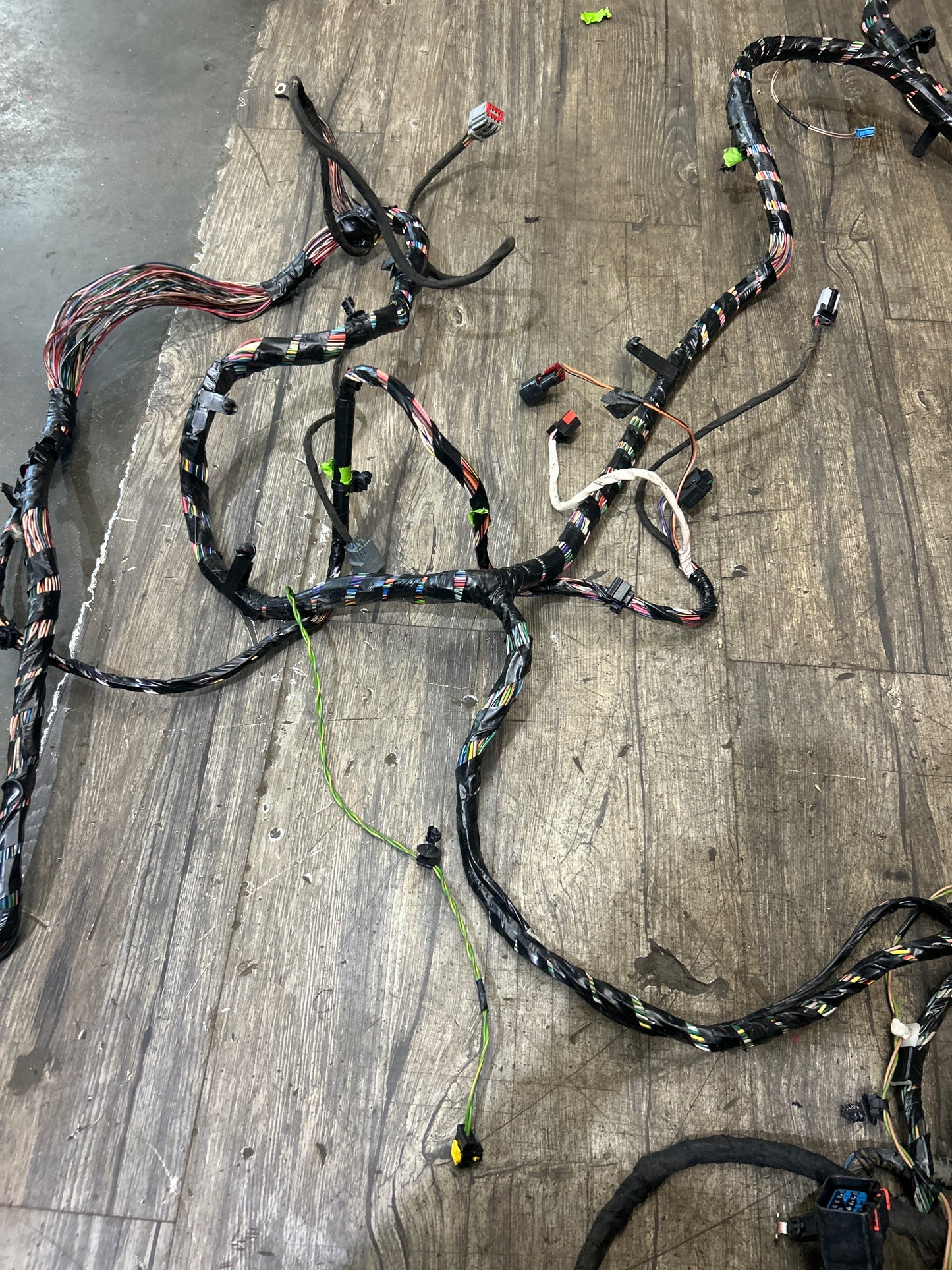 2010 DODGE CHALLENGER SRT8 6.1L OEM BODY WIRE WIRING HARNESS 68056021AA