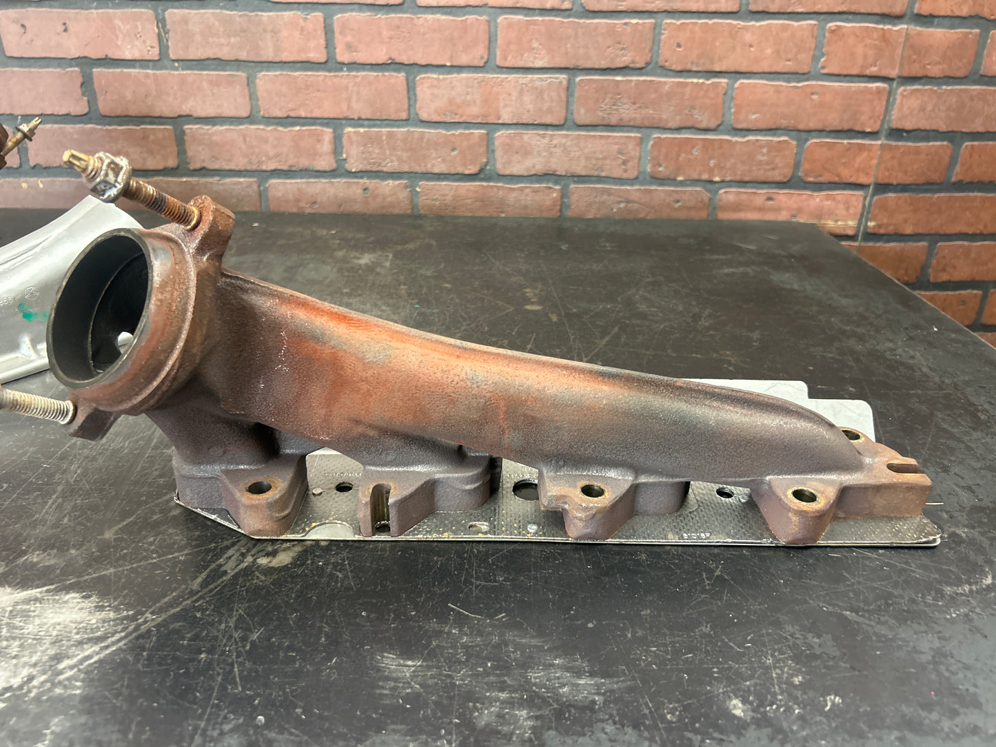 2009-2023 Dodge Charger Challenger 5.7L Exhaust Manifold Set W/ Heat Shields