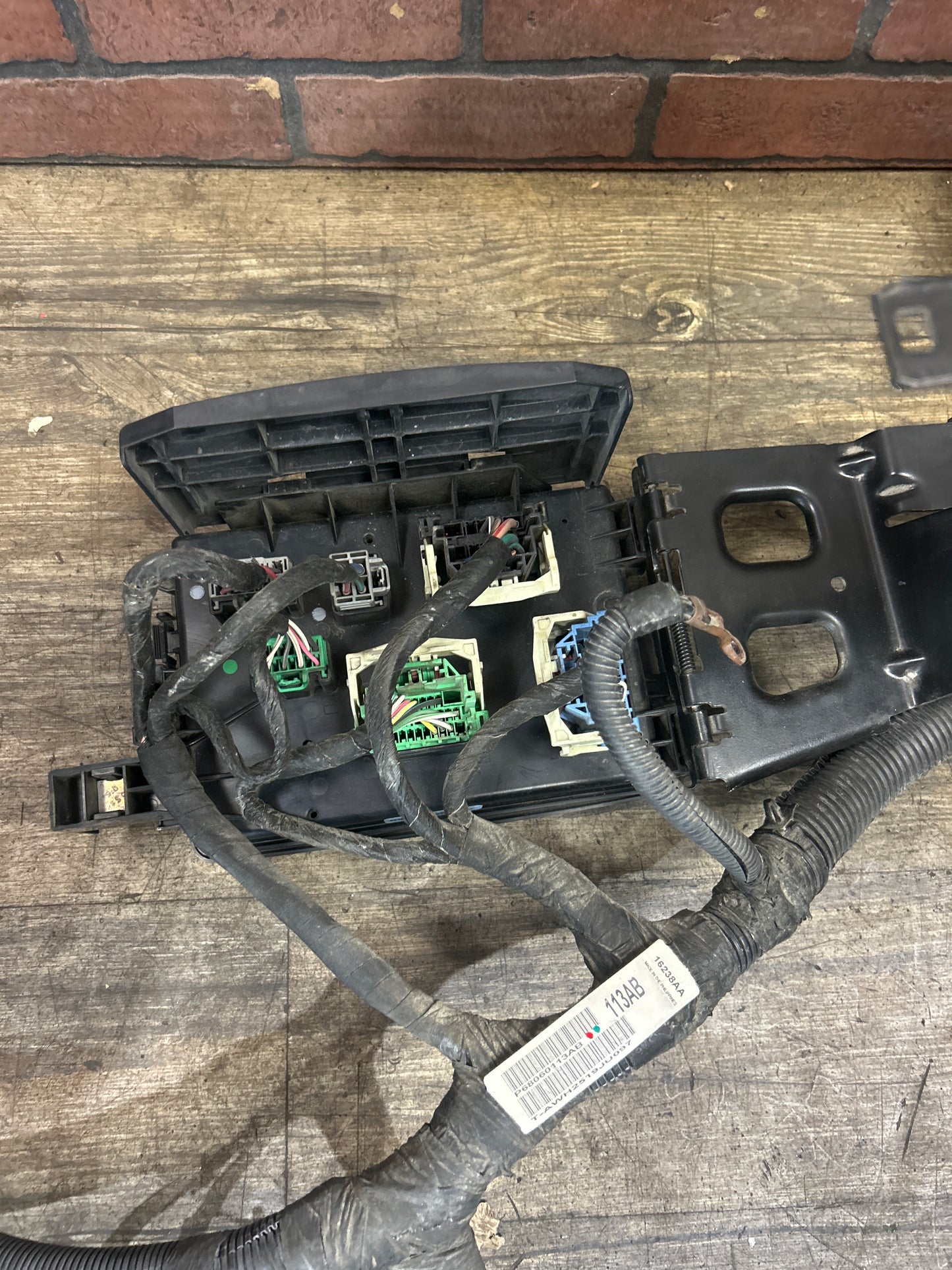Mopar 2010 Dodge Challenger Headlamp to Dash Harness 5.7L 6.1L 68060113AB OEM