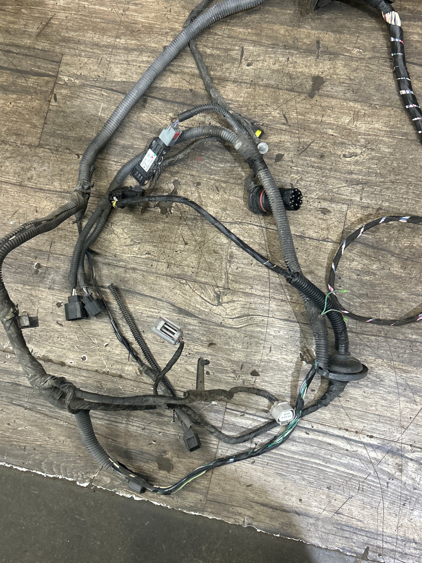 Mopar 2010 Dodge Challenger Headlamp to Dash Harness 5.7L 6.1L 68060113AB OEM