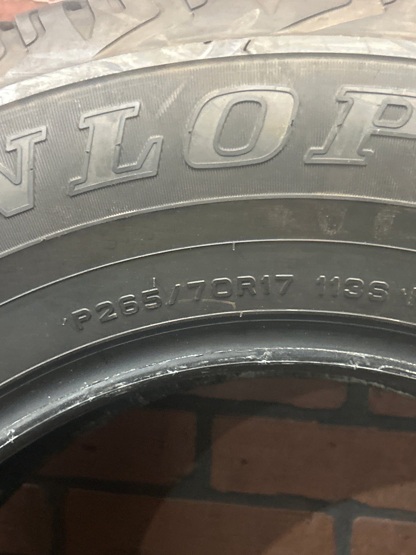 1x P265/70R17 Dunlop Grandtrek AT 20 7/32 113 S Used Tire 2657017