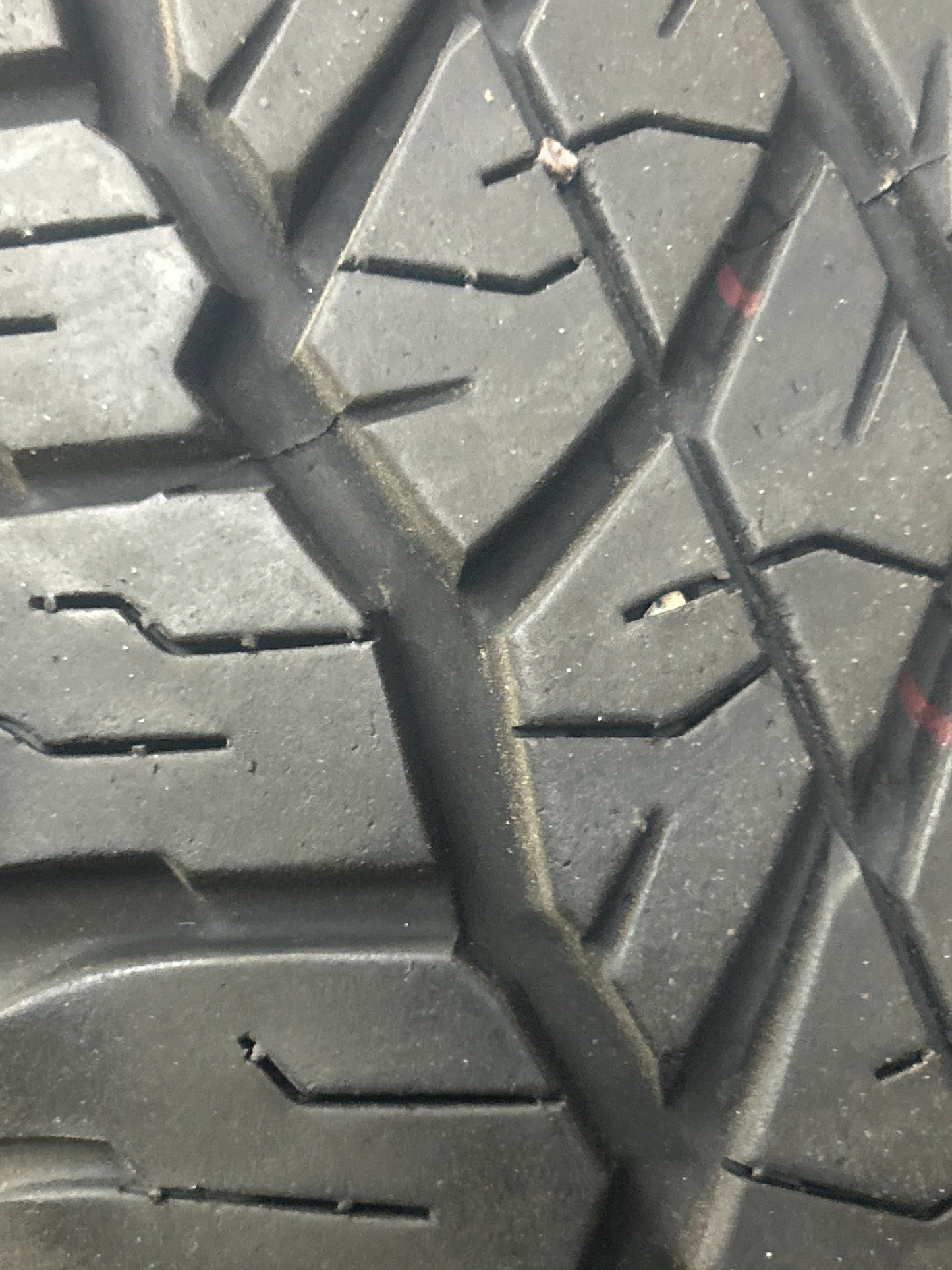 1x P265/70R17 Dunlop Grandtrek AT 20 7/32 113 S Used Tire 2657017