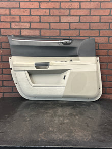 2005-2010 Chrysler 300 Front Driver LH Side Interior Door Panel 1al151d1af