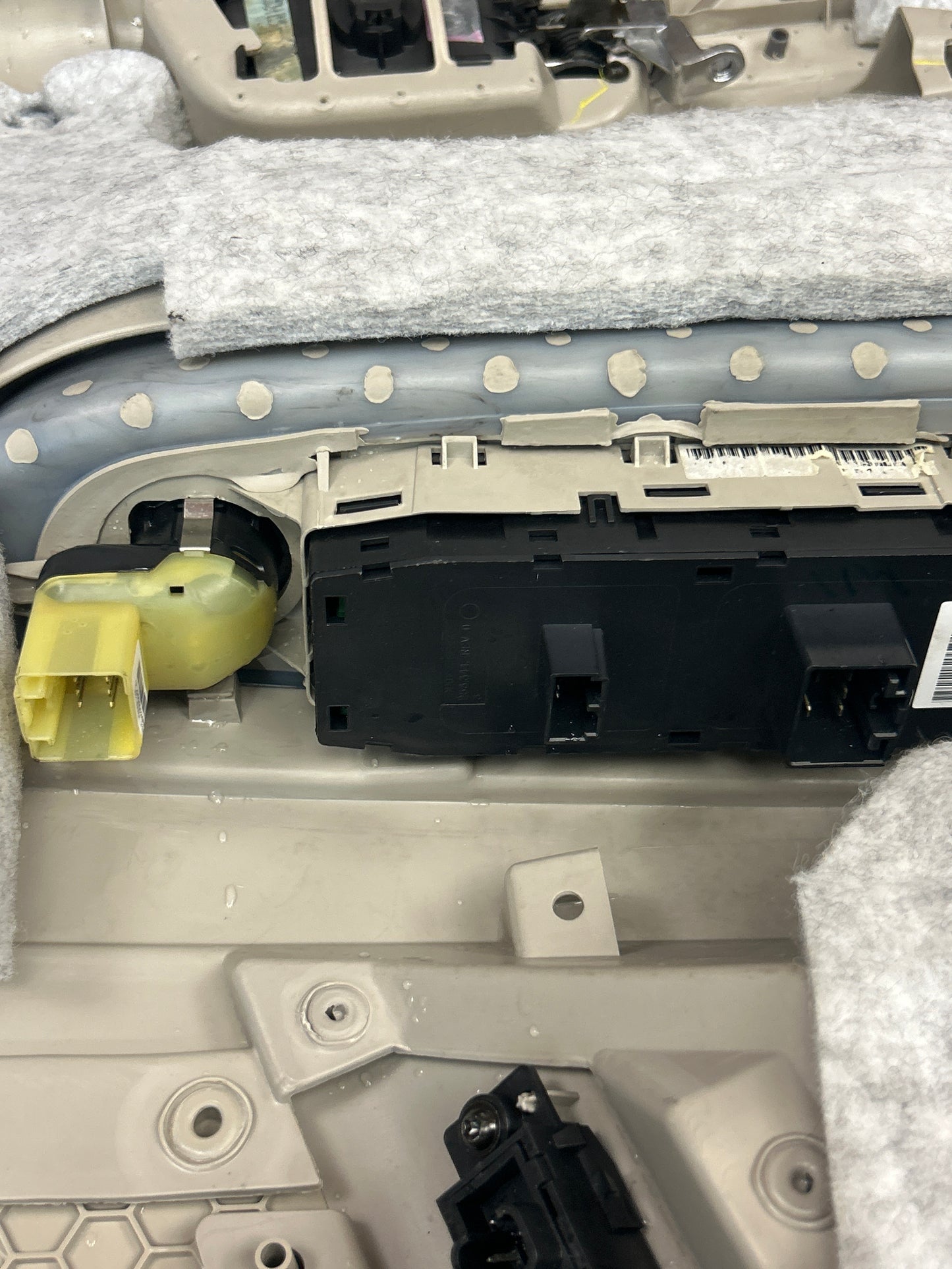 2005-2010 Chrysler 300 Front Driver LH Side Interior Door Panel 1al151d1af