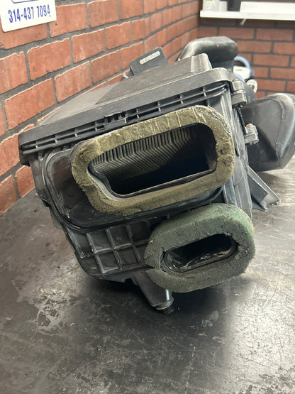 2007-2010 CALIBER PATRIOT AIR CLEANER INTAKE W/ TUBE HOSE ASSEMBLY OEM