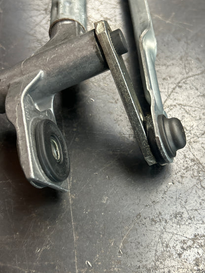 2011-2018 AUDI A8L QUATTRO FRONT WINDSHIELD WIPER WASHER LINKAGE W/ MOTOR OEM