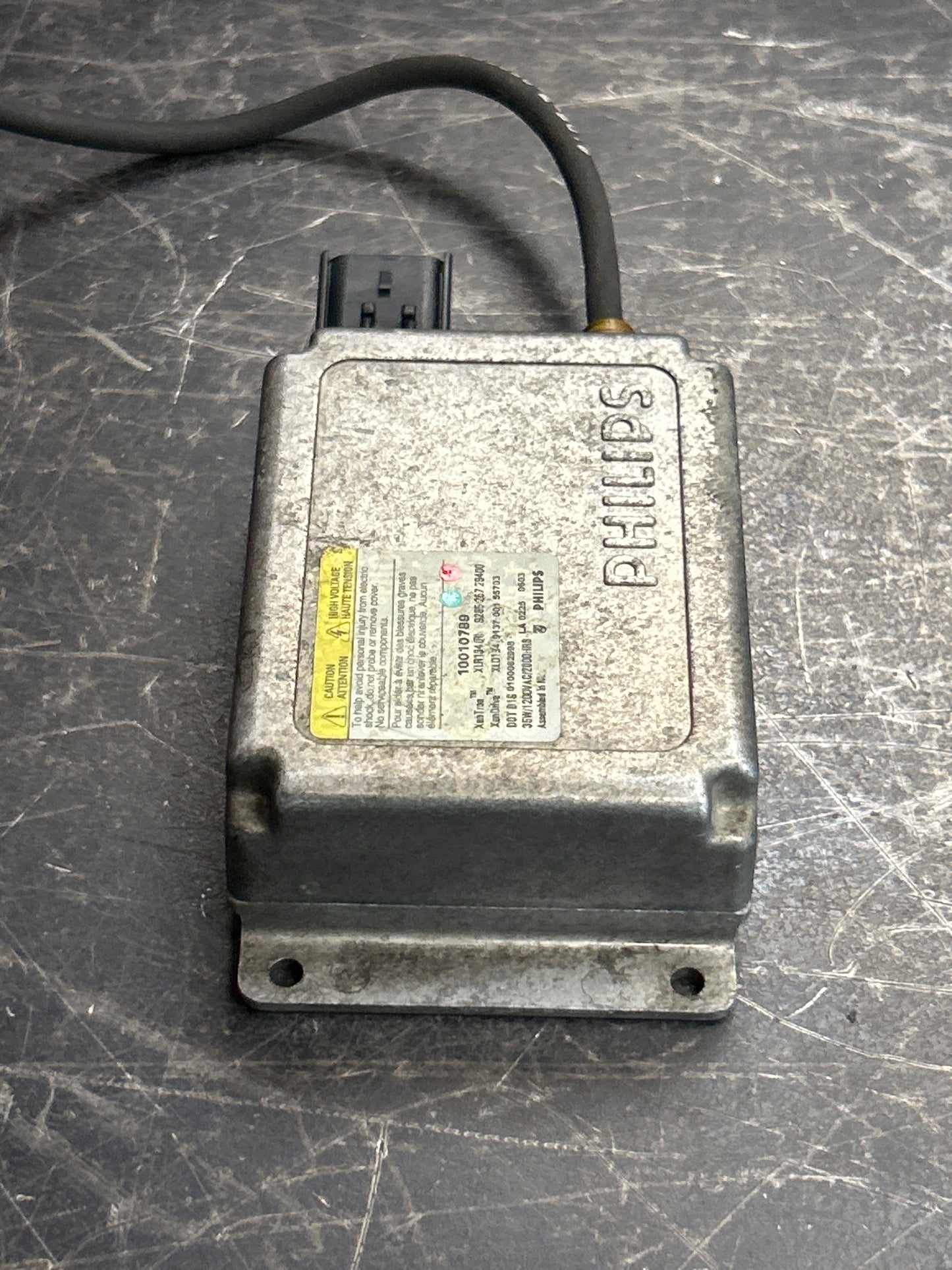 2003-2006 Cadillac Escalade Philips Headlight Ballast Xenon Module Assembly OEM