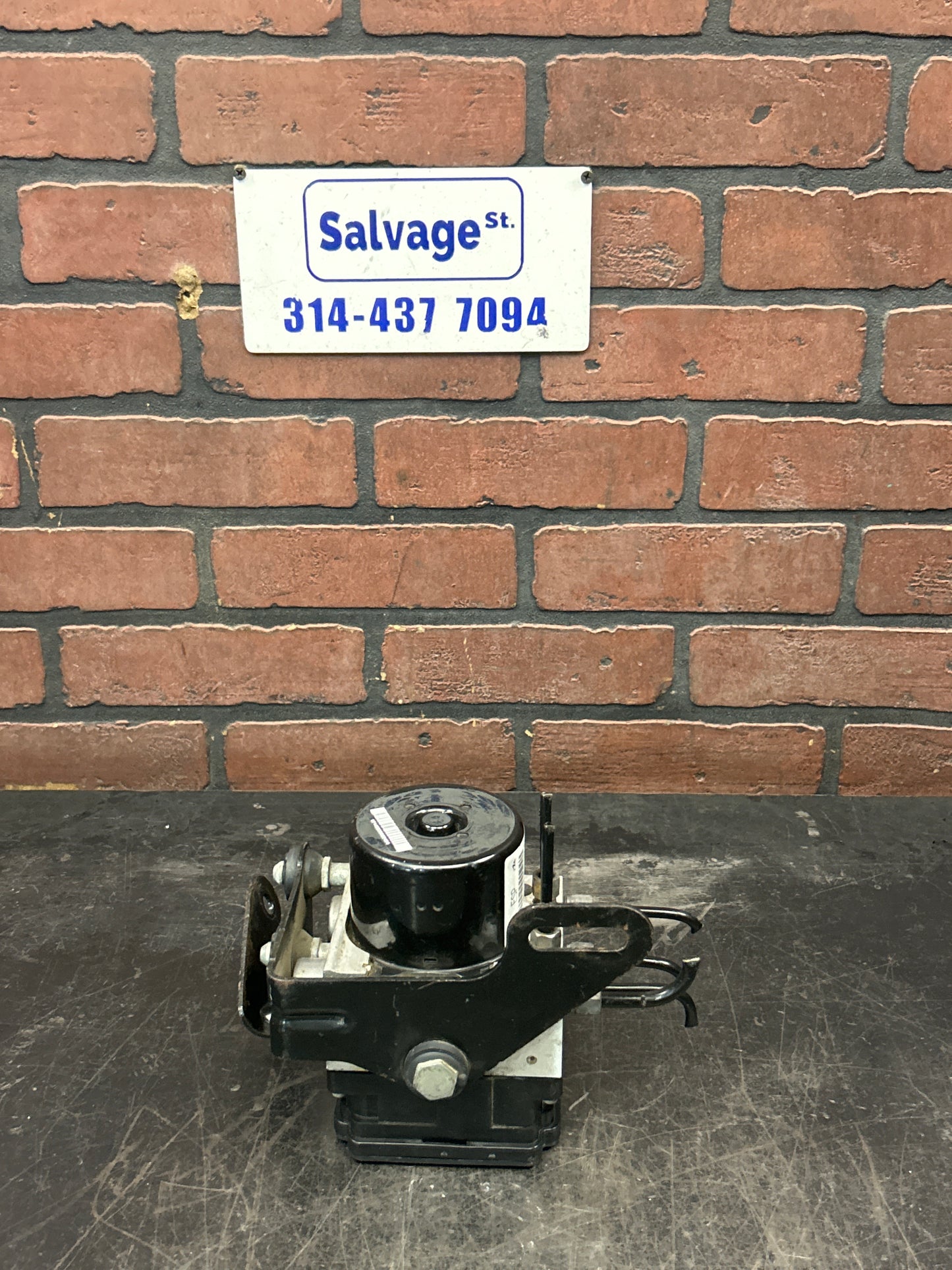 2009-2010 Jeep Grand Cherokee Commander ABS Anti-Lock Brake Pump Module Assembly