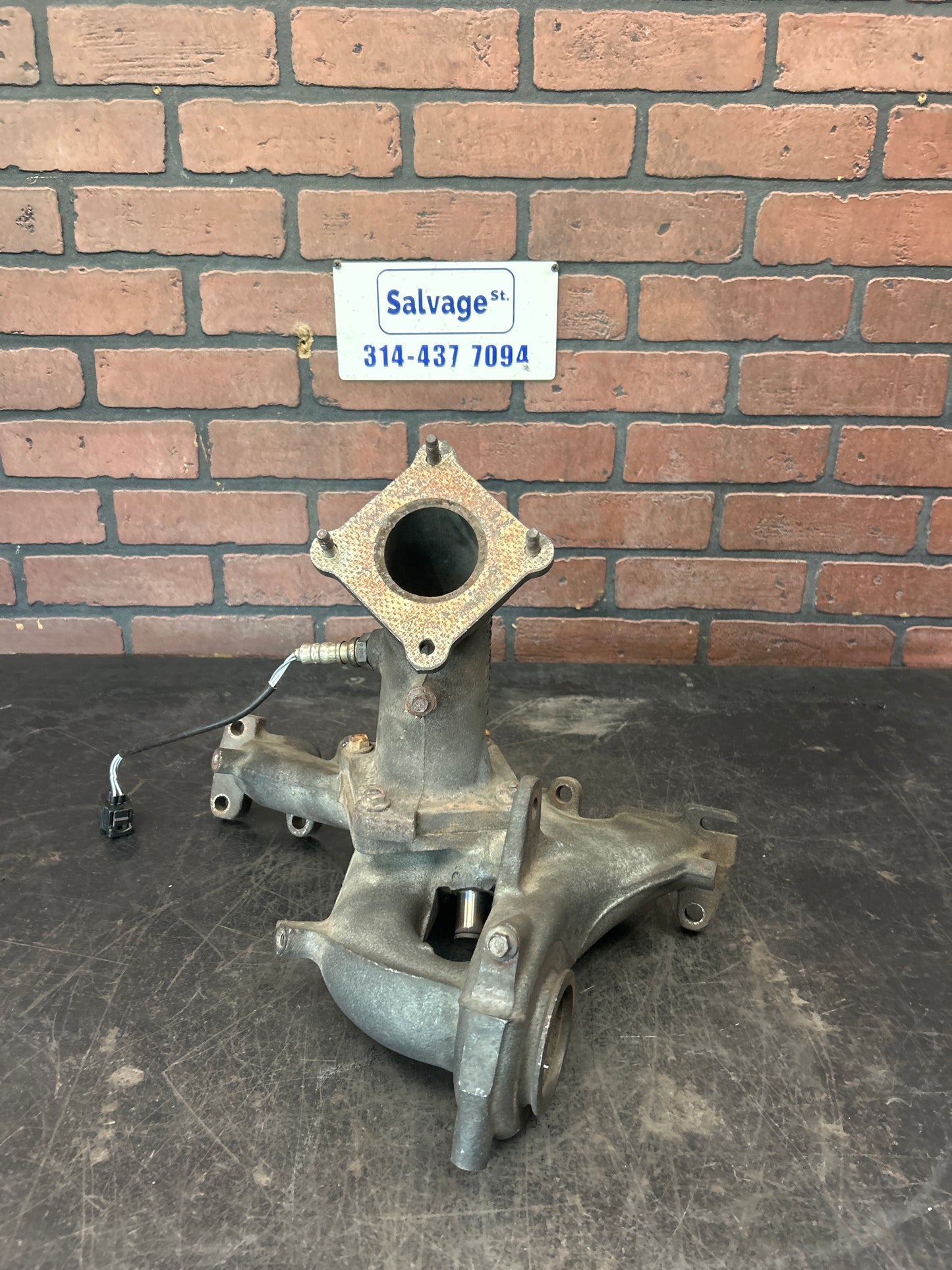2003 - 2009 Dodge Neon Chrysler PT Cruiser Exhaust Manifold OEM