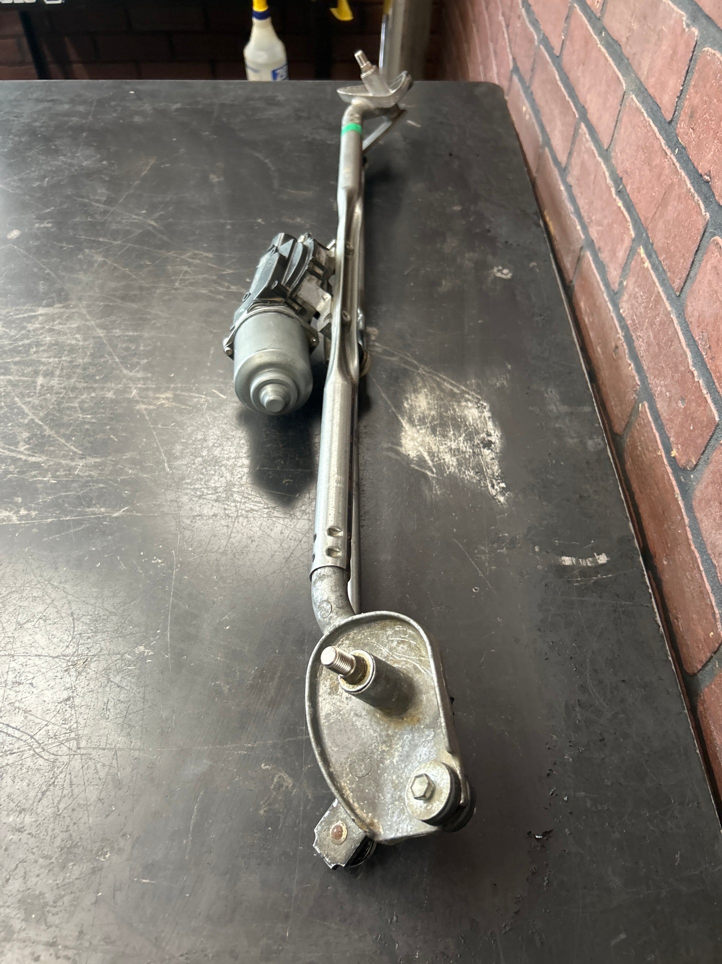2008 - 2023 DODGE CHALLENGER FRONT WINDSHIELD WIPER LINKAGE W/ MOTOR OEM