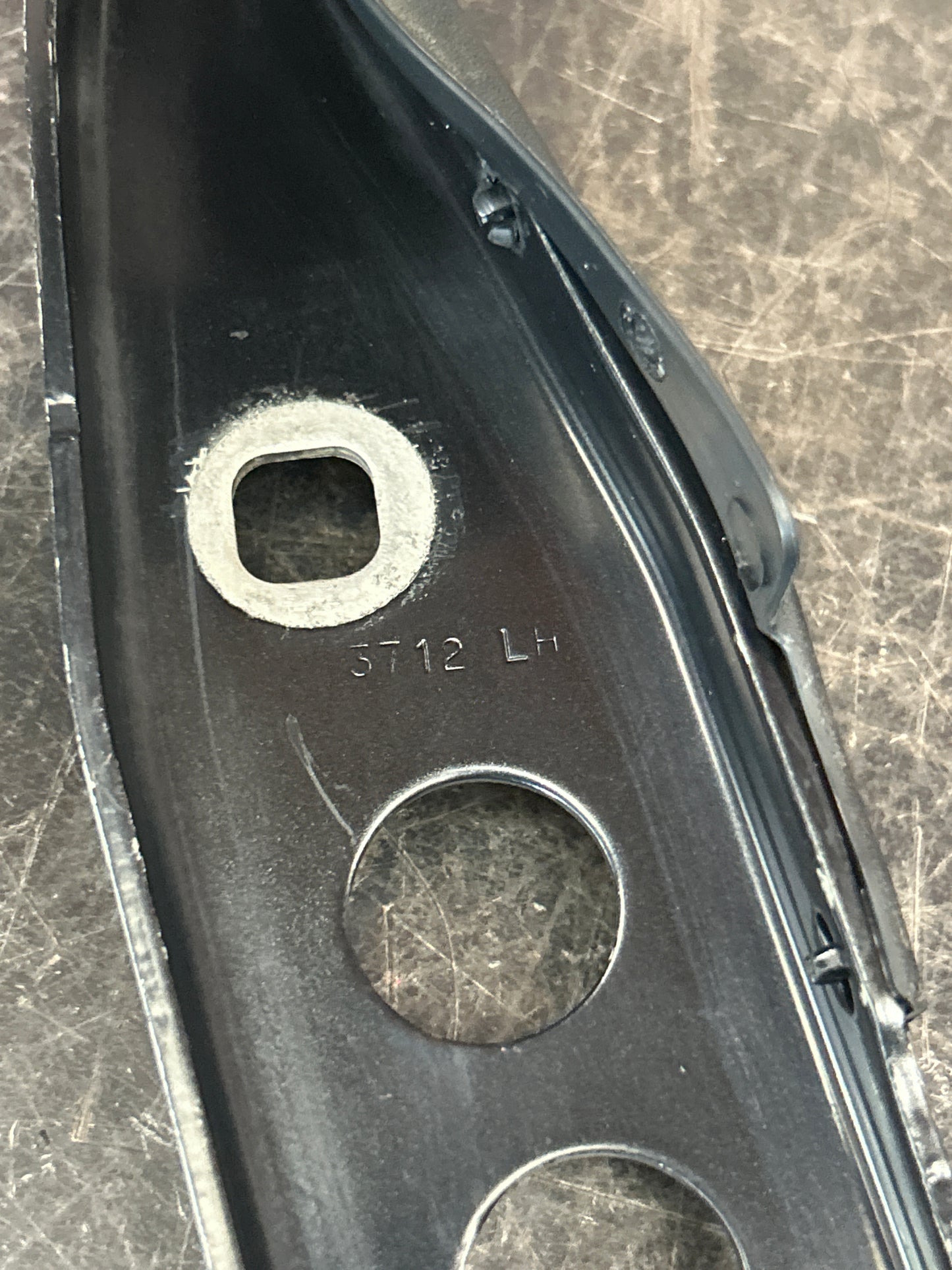 11-18 AUDI A8 L S8 RIGHT LEFT BONNET HOOD HINGE PAIR HINGES SUPPORT BRACKET OEM