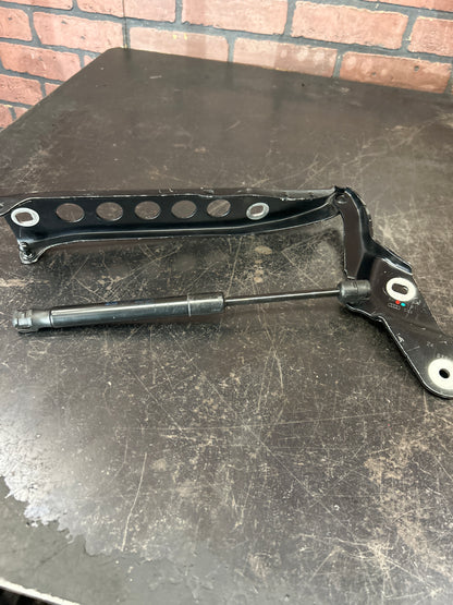 11-18 AUDI A8 L S8 RIGHT LEFT BONNET HOOD HINGE PAIR HINGES SUPPORT BRACKET OEM