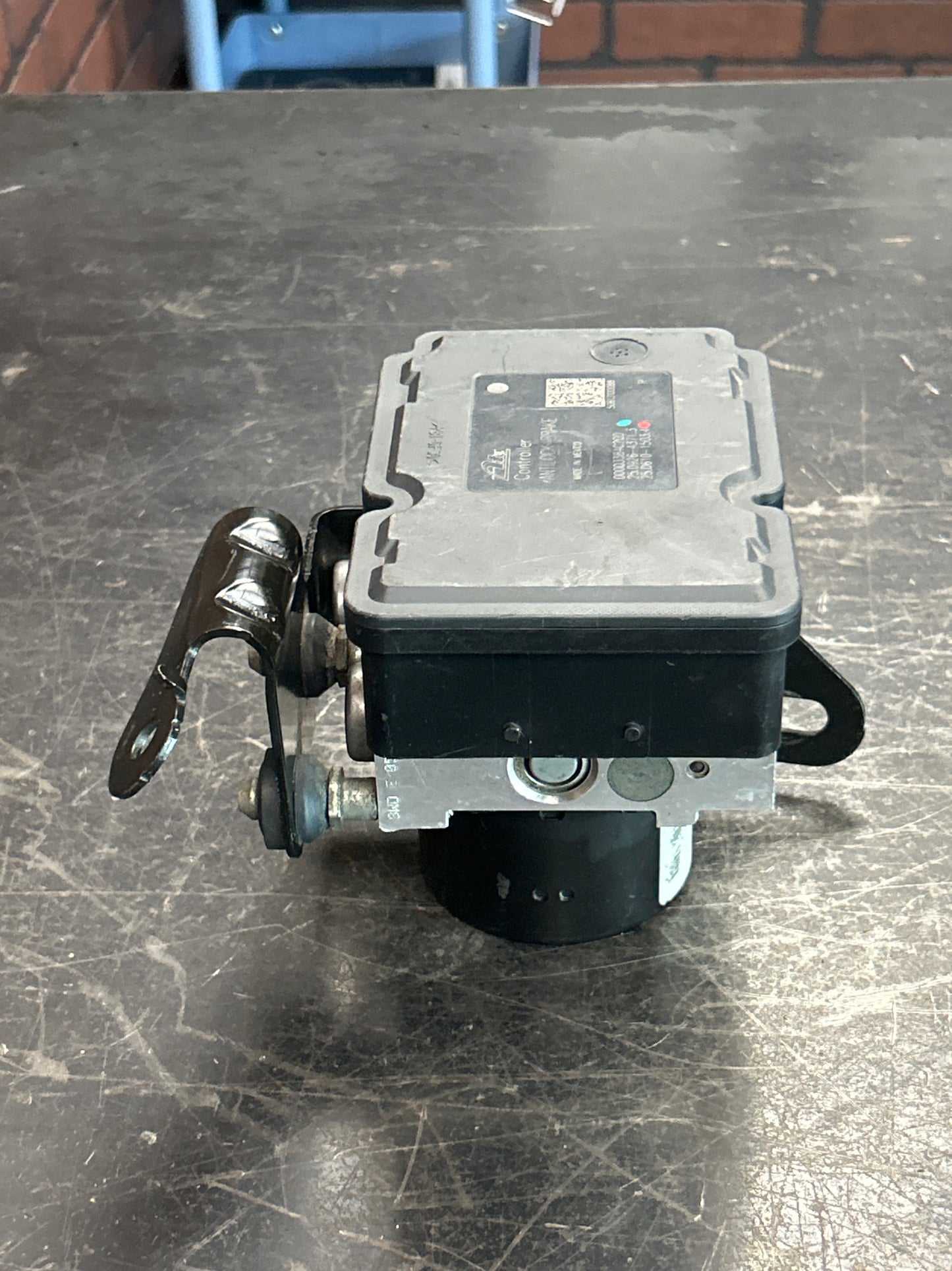 2009-2010 Jeep Grand Cherokee Commander ABS Anti Lock Brake Pump Module OEM