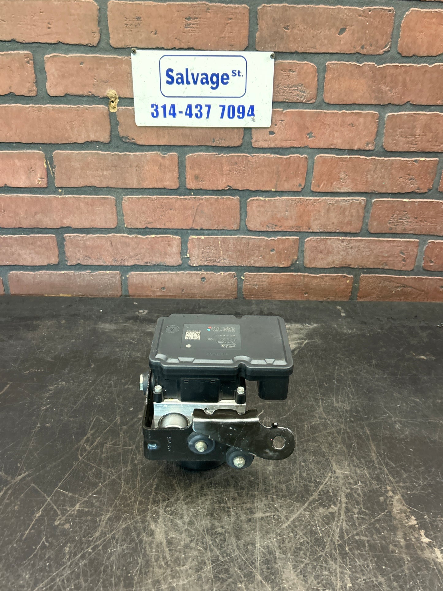 2009-2010 Jeep Grand Cherokee Commander ABS Anti Lock Brake Pump Module OEM
