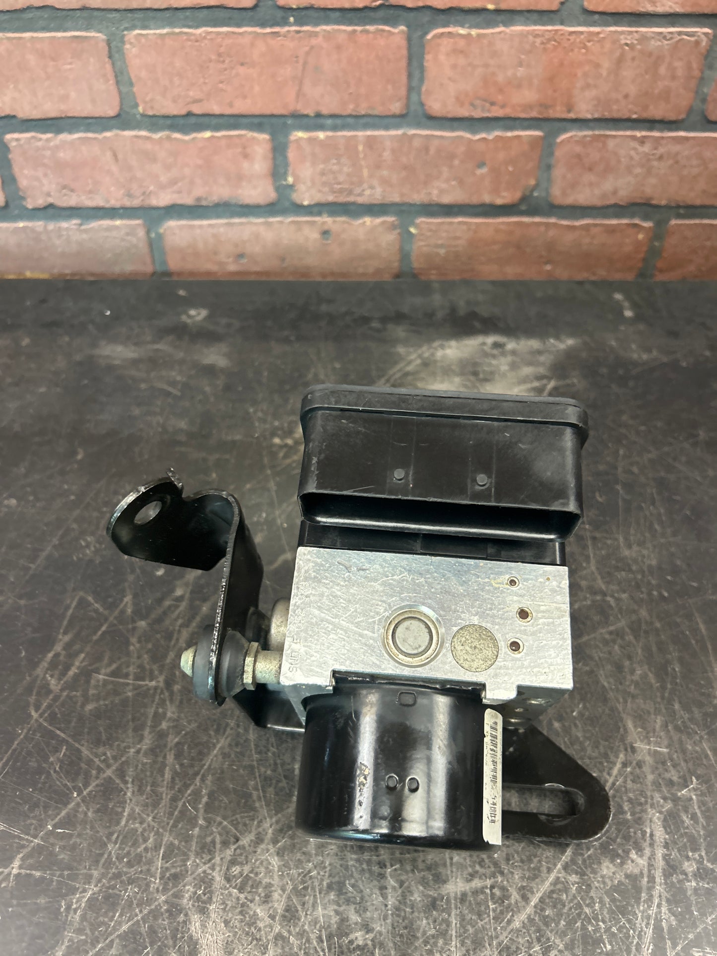 2009-2010 Jeep Grand Cherokee Commander ABS Anti Lock Brake Pump Module OEM