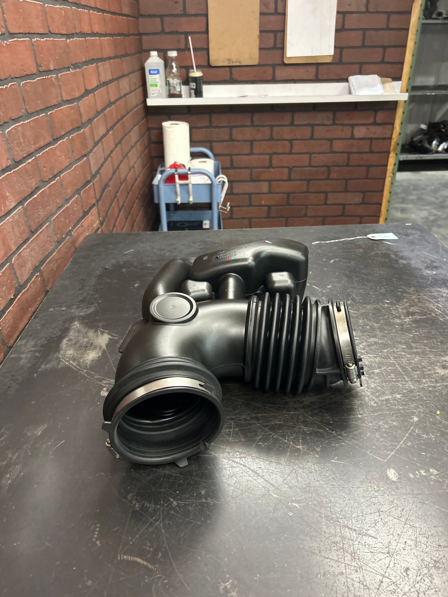 2014-2019 Chevy Corvette C7 Intake Air Cleaner Outlet Duct Hose OEM GM 84092391