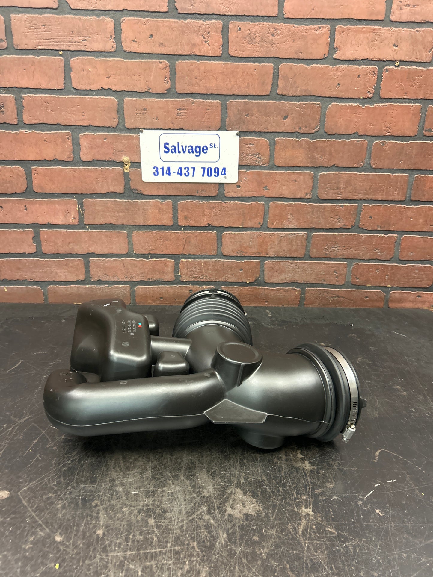2014-2019 Chevy Corvette C7 Intake Air Cleaner Outlet Duct Hose OEM GM 84092391